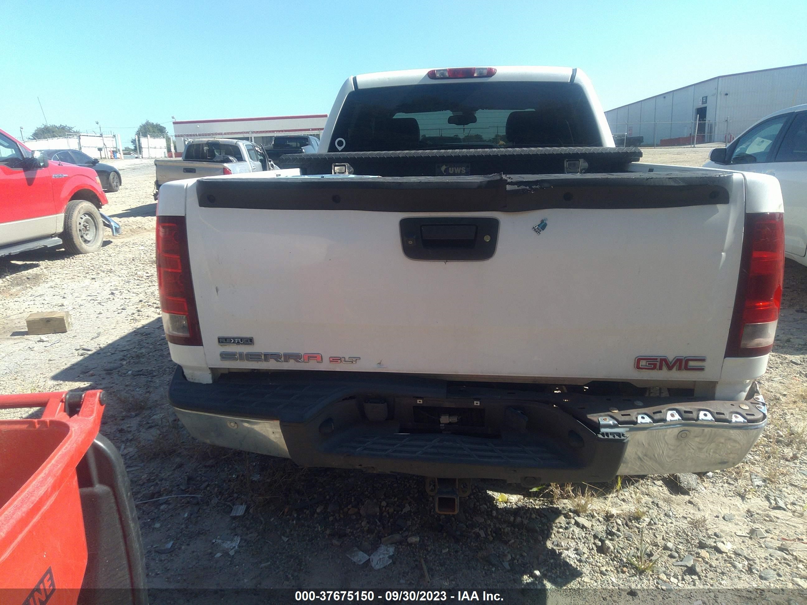 Photo 15 VIN: 3GTEK33389G254636 - GMC SIERRA 