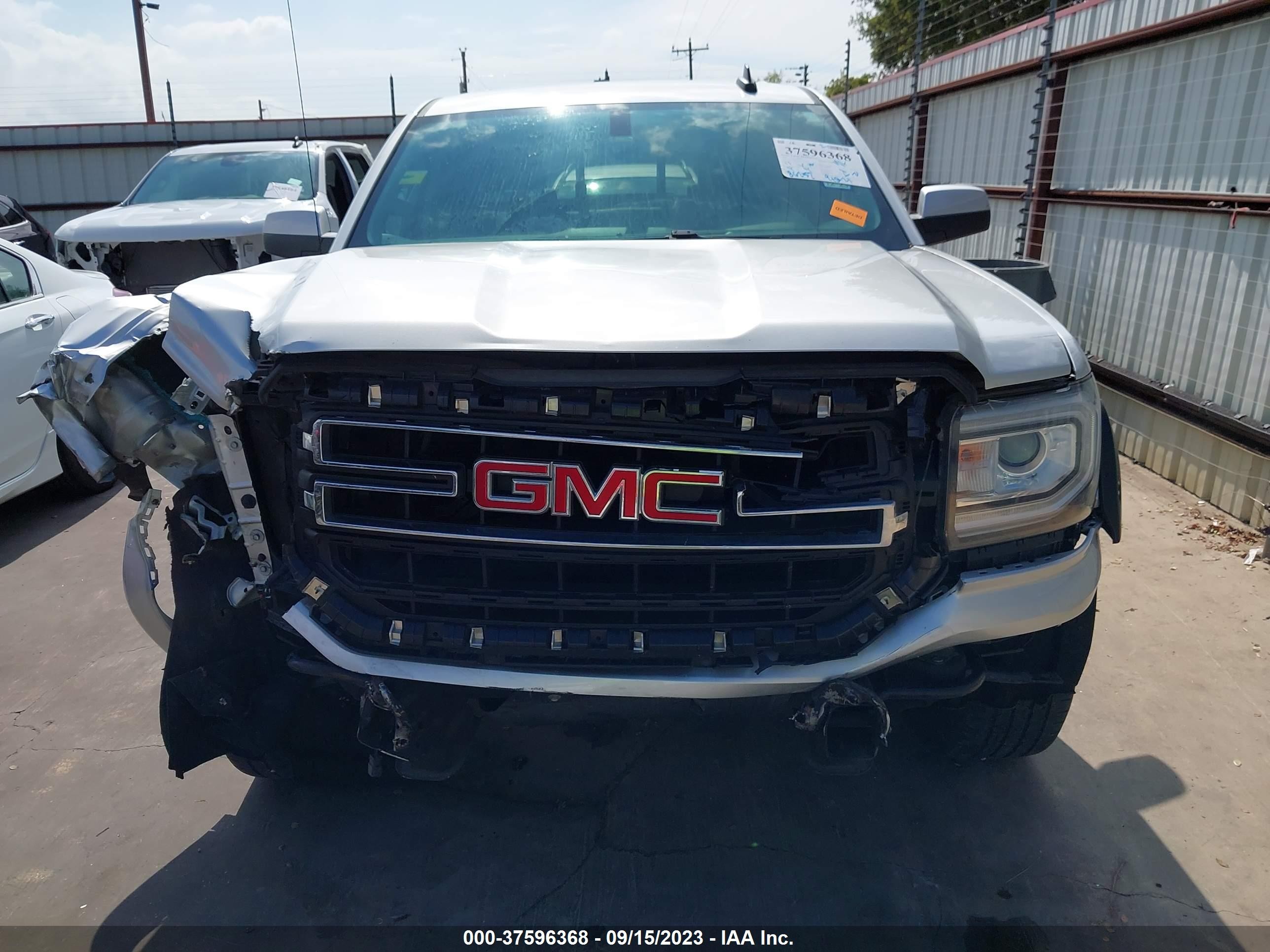 Photo 12 VIN: 3GTP1MEC0GG167552 - GMC SIERRA 