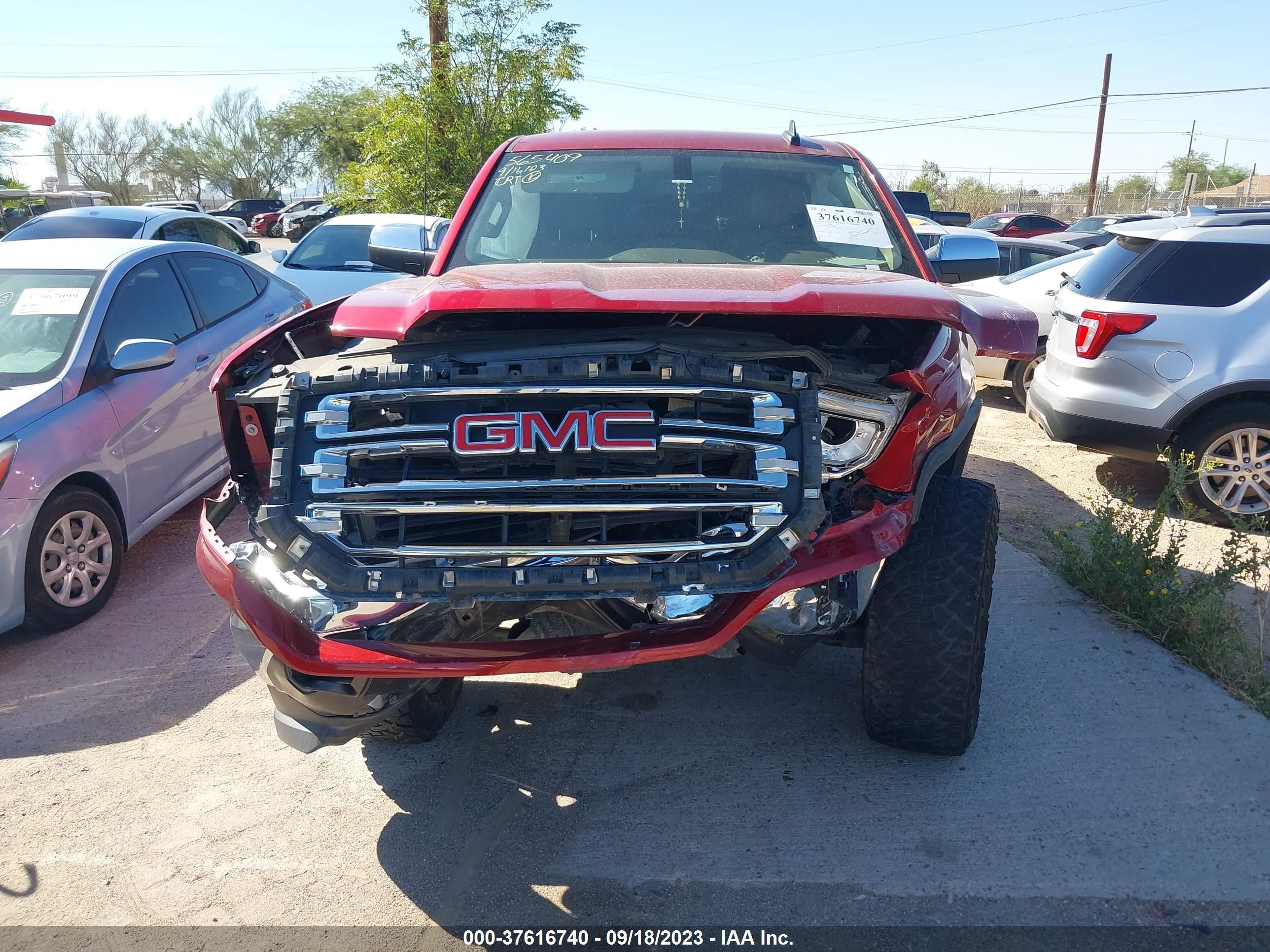 Photo 11 VIN: 3GTP1NEC9JG638661 - GMC SIERRA 