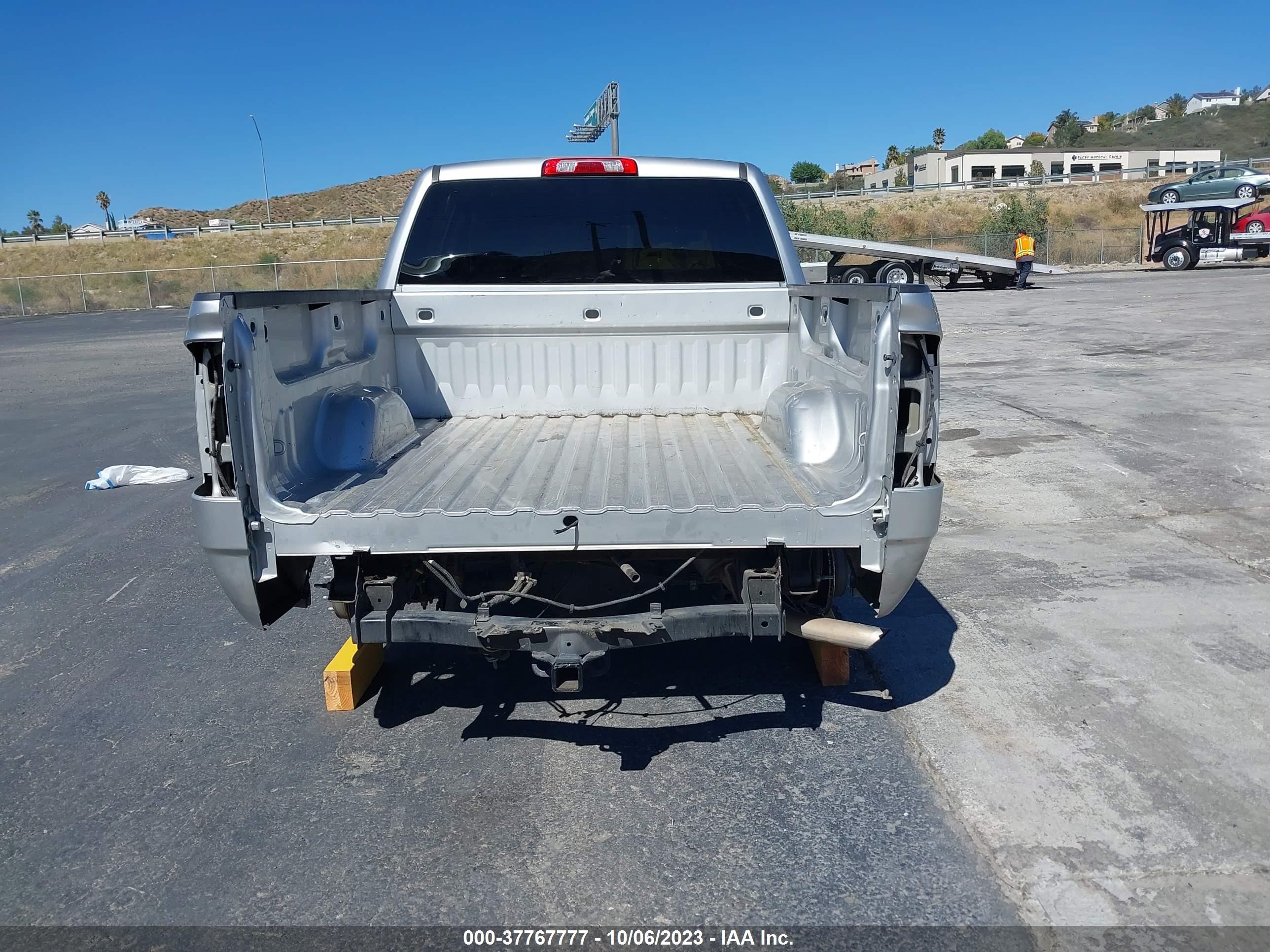 Photo 14 VIN: 3GTP1NECXJG640063 - GMC SIERRA 