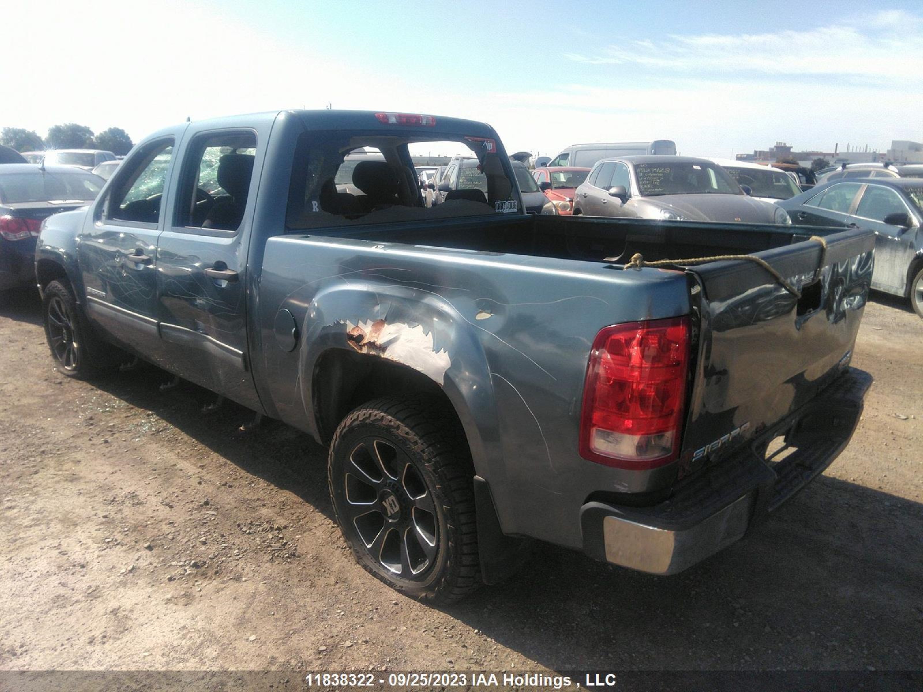 Photo 2 VIN: 3GTP1UEA9CG145221 - GMC SIERRA 