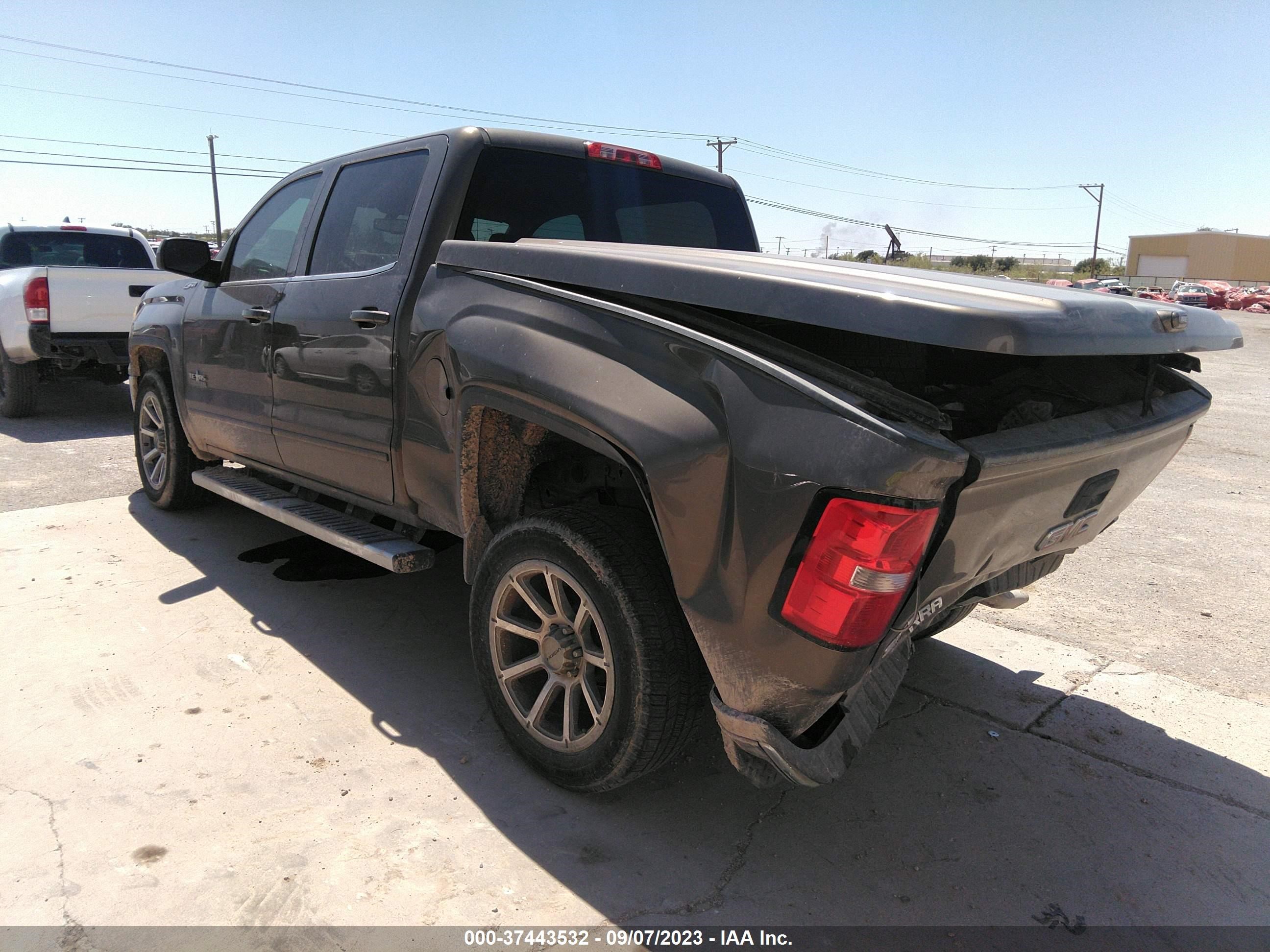 Photo 2 VIN: 3GTP1UEC9EG520853 - GMC SIERRA 