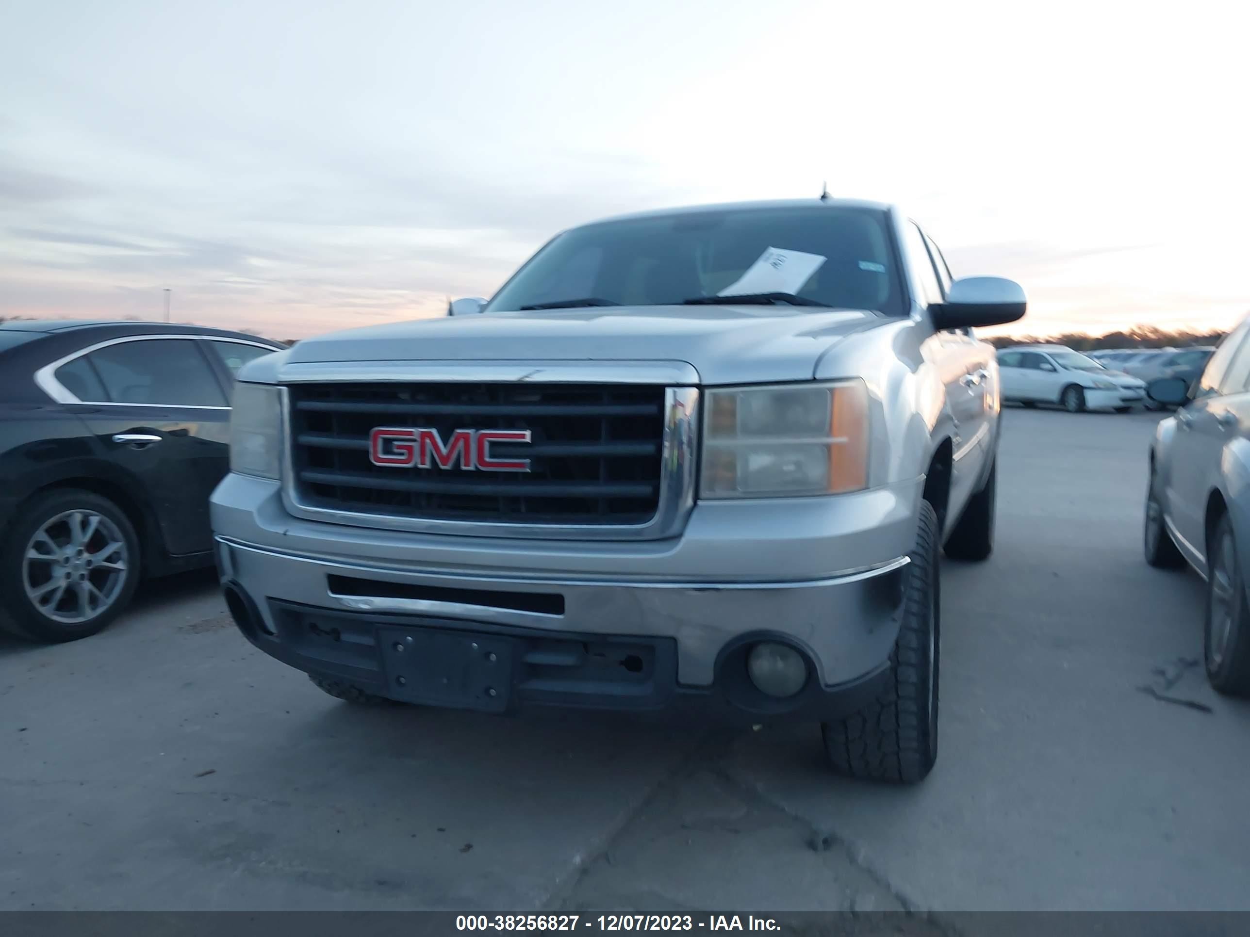 Photo 1 VIN: 3GTP1VE03BG138616 - GMC SIERRA 