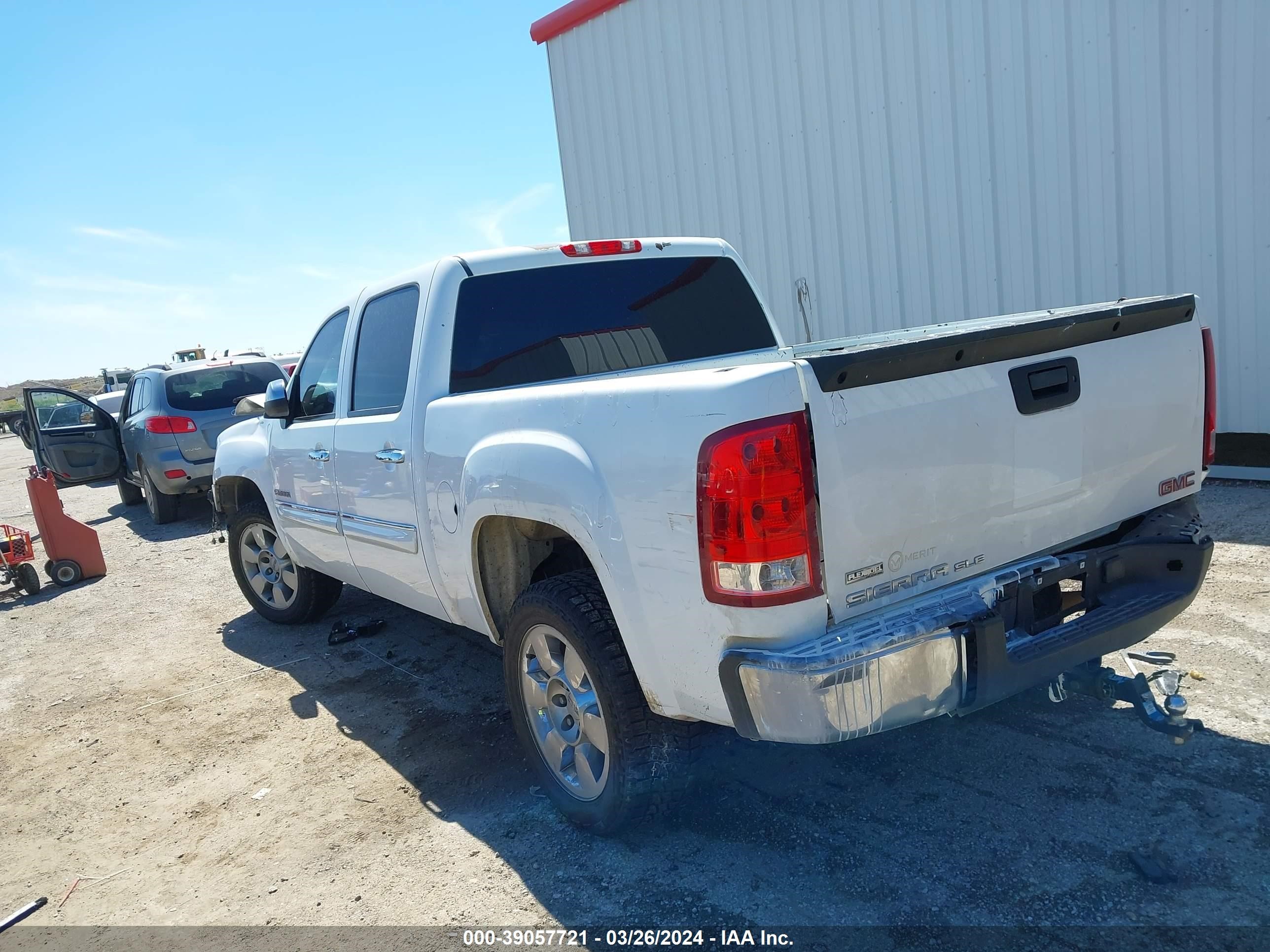 Photo 2 VIN: 3GTP1VE03BG222547 - GMC SIERRA 