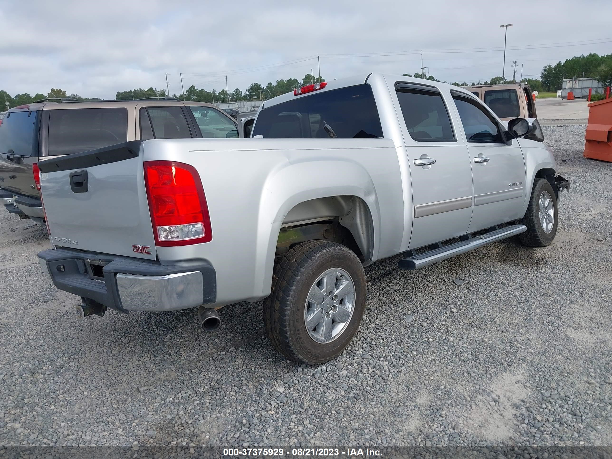 Photo 3 VIN: 3GTP1VE04DG101948 - GMC SIERRA 