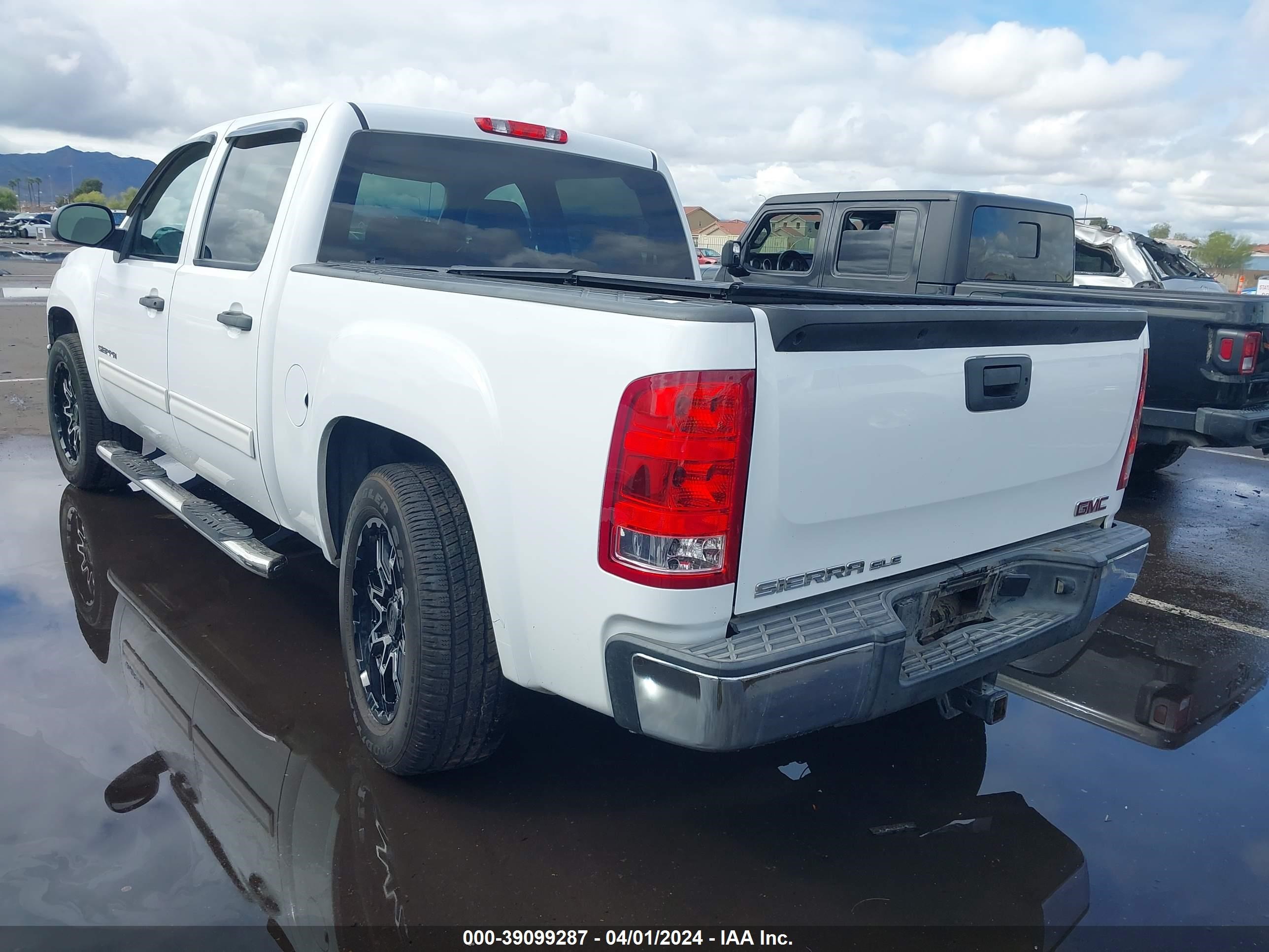 Photo 2 VIN: 3GTP1VE08DG361270 - GMC SIERRA 