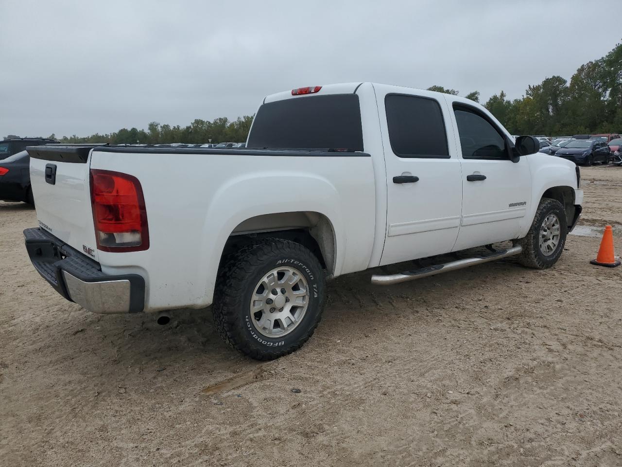 Photo 2 VIN: 3GTP1VEA2DG171277 - GMC SIERRA 