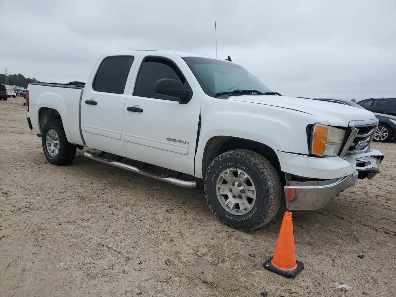 Photo 3 VIN: 3GTP1VEA2DG171277 - GMC SIERRA 