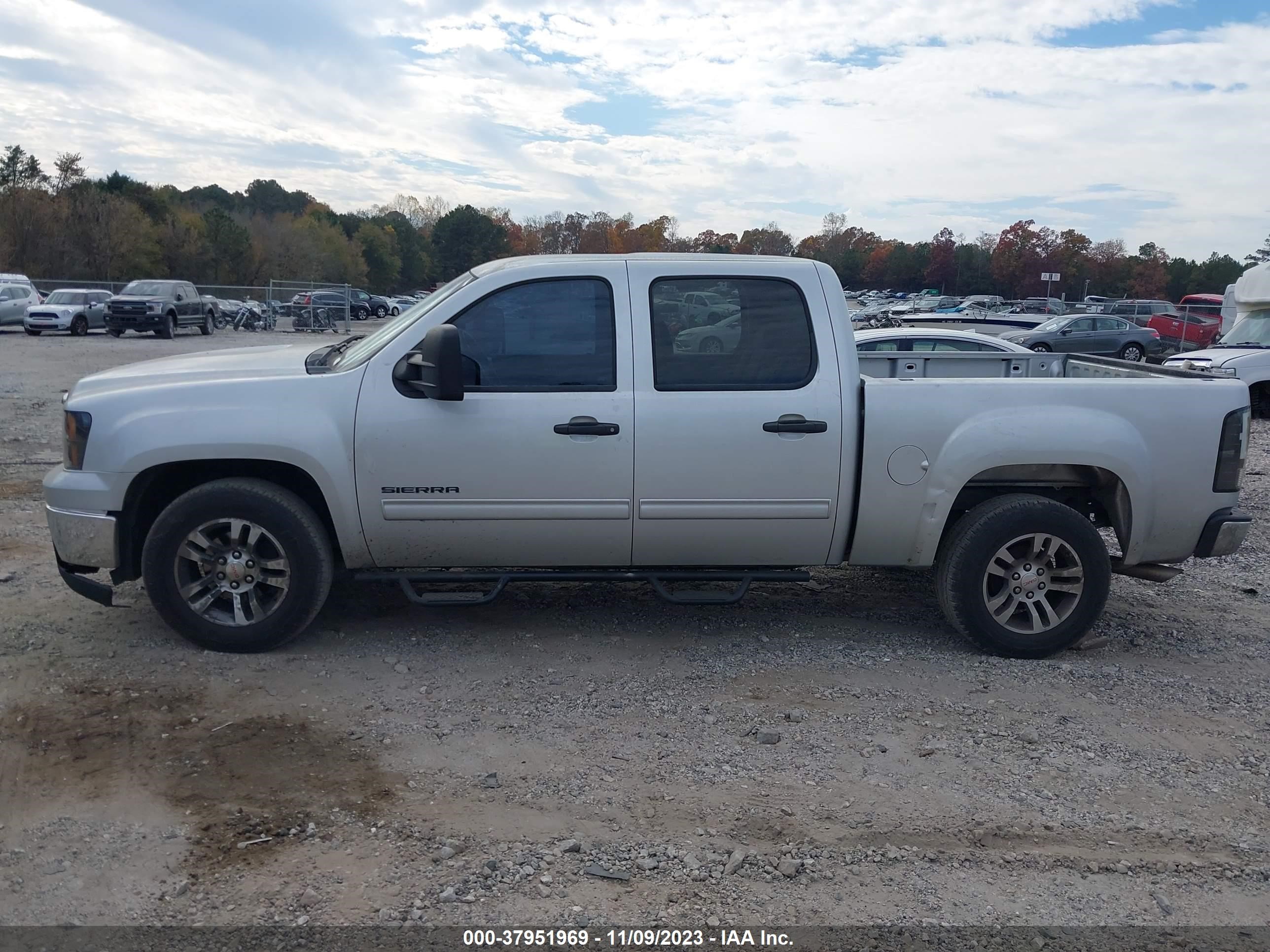 Photo 13 VIN: 3GTP1VEA7DG232655 - GMC SIERRA 