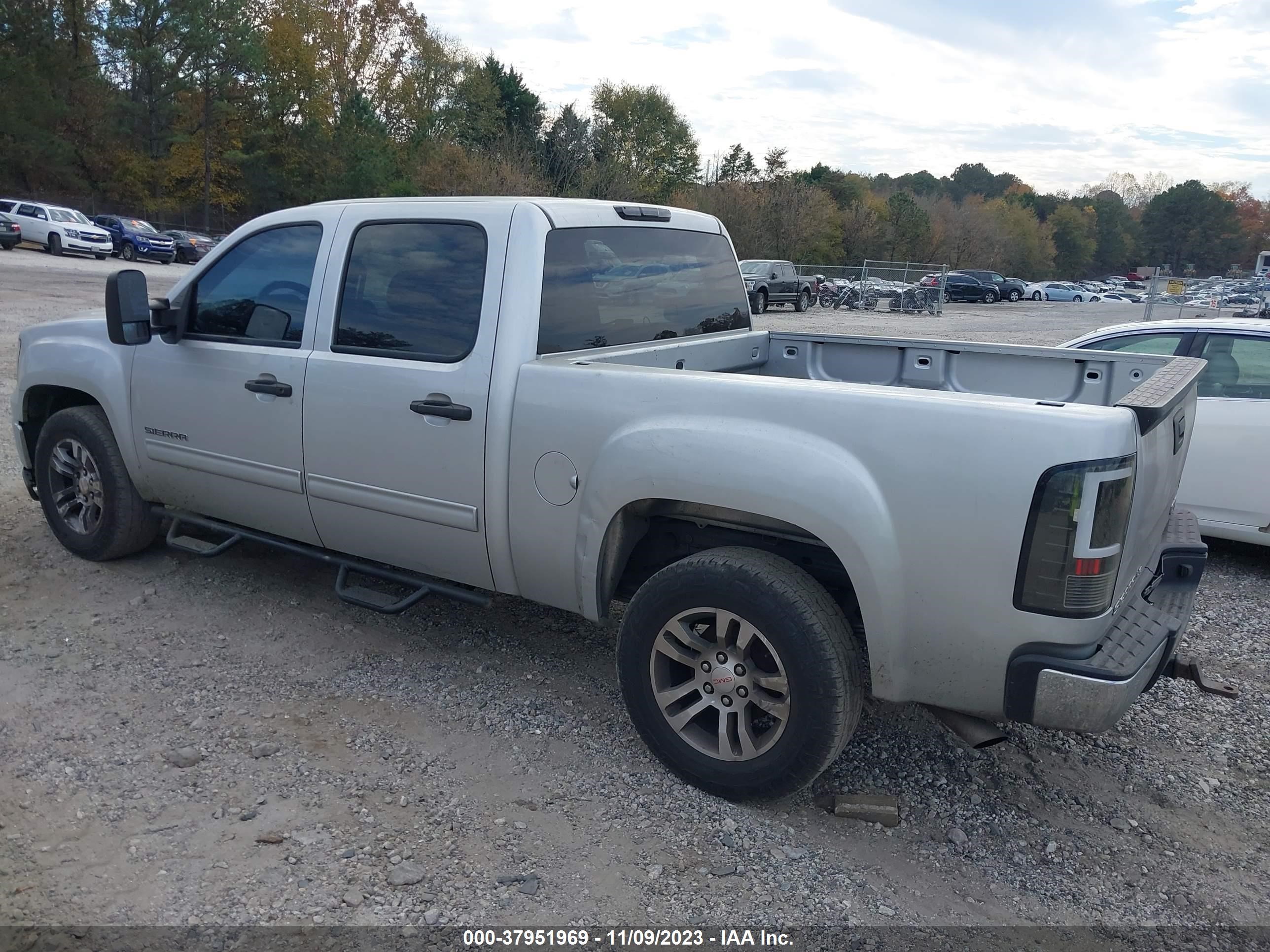 Photo 2 VIN: 3GTP1VEA7DG232655 - GMC SIERRA 