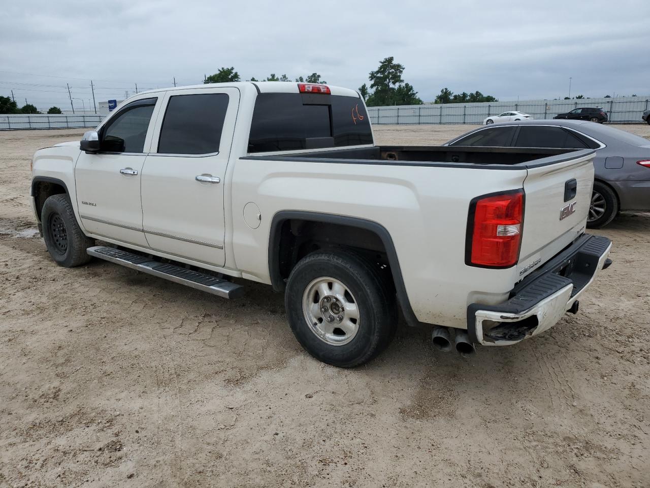 Photo 1 VIN: 3GTP1WEC2FG232640 - GMC SIERRA 