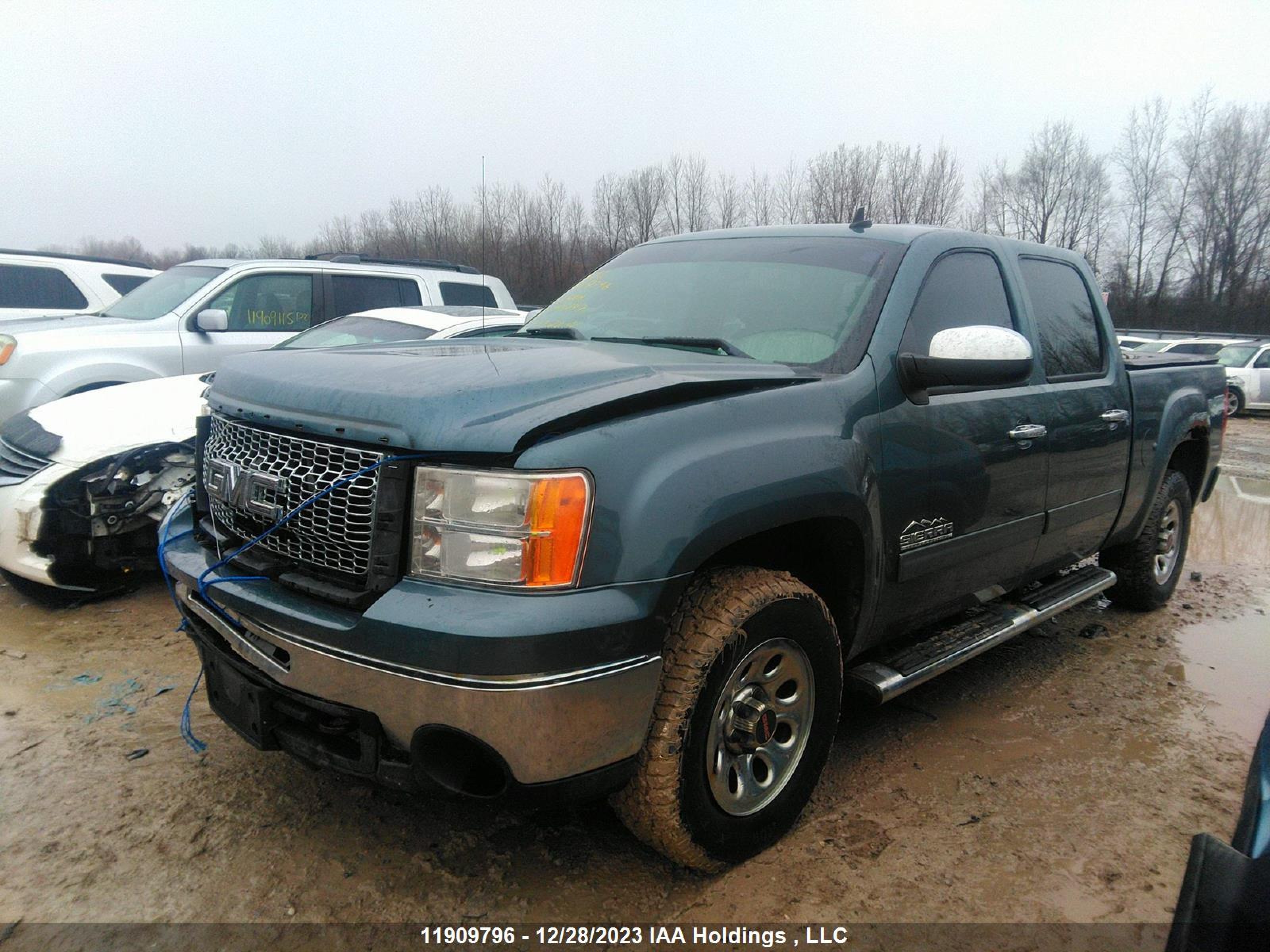 Photo 1 VIN: 3GTP2UEA2BG369247 - GMC SIERRA 