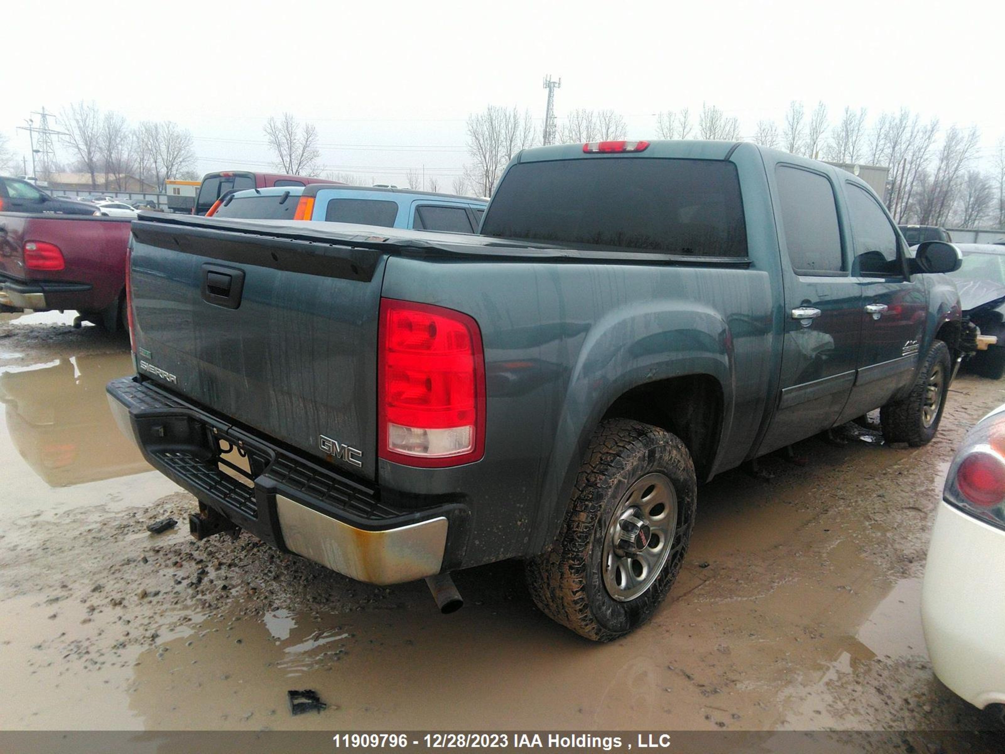 Photo 3 VIN: 3GTP2UEA2BG369247 - GMC SIERRA 