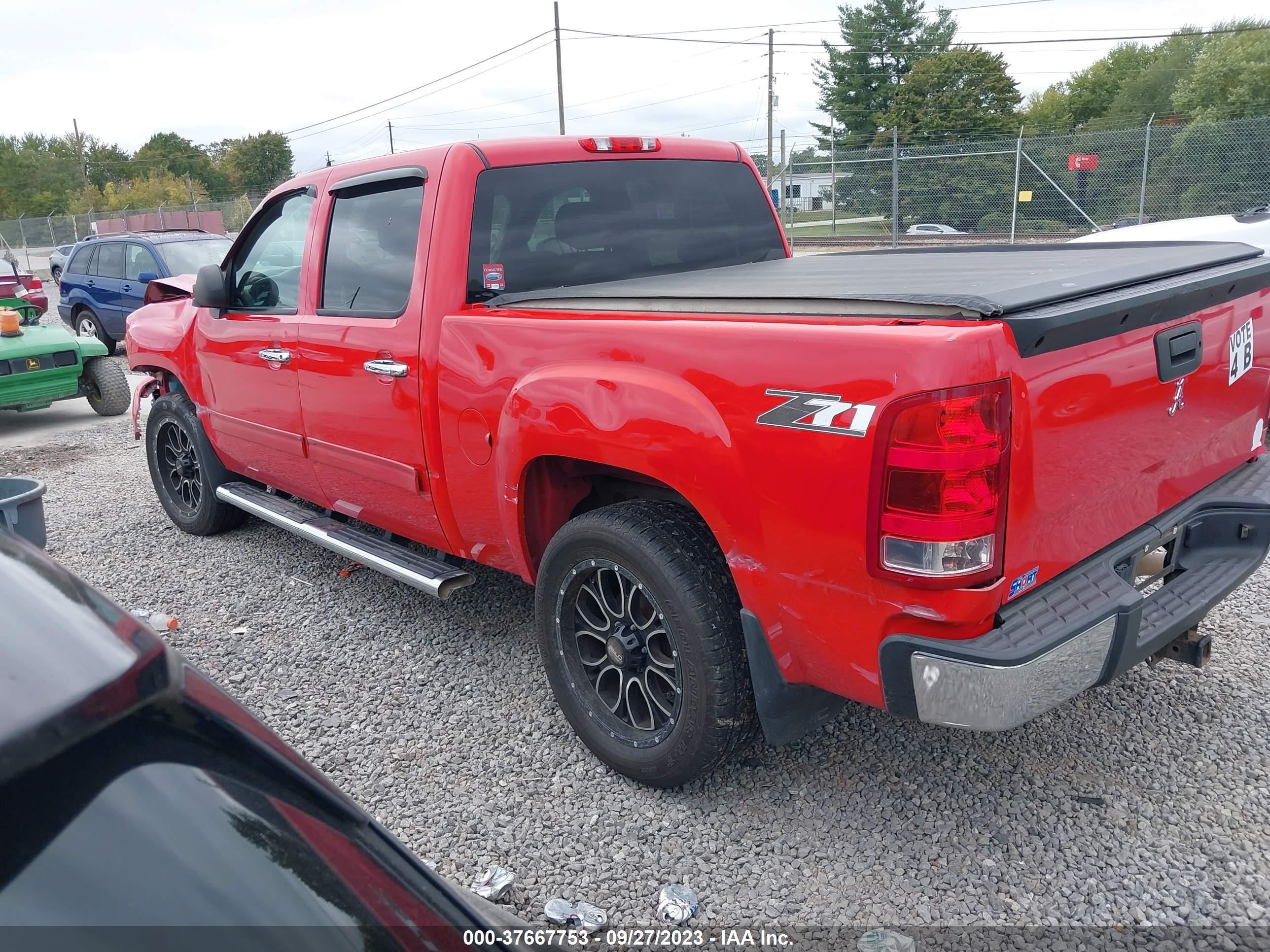 Photo 2 VIN: 3GTP2UEA3DG214130 - GMC SIERRA 