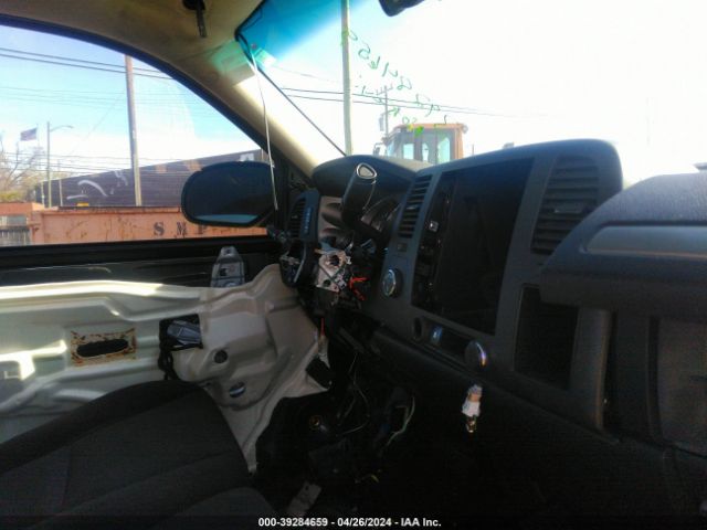 Photo 4 VIN: 3GTP2VE31BG315123 - GMC SIERRA 