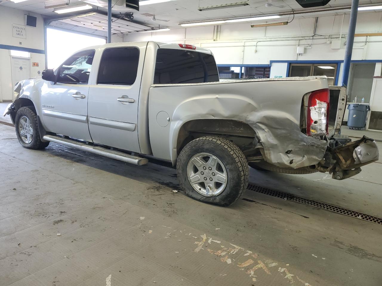 Photo 1 VIN: 3GTP2VE33BG152779 - GMC SIERRA 