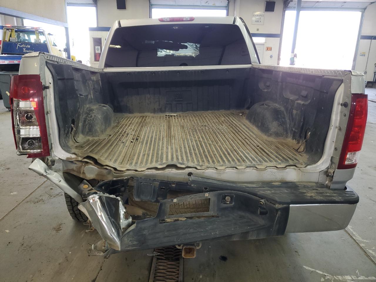 Photo 5 VIN: 3GTP2VE33BG152779 - GMC SIERRA 