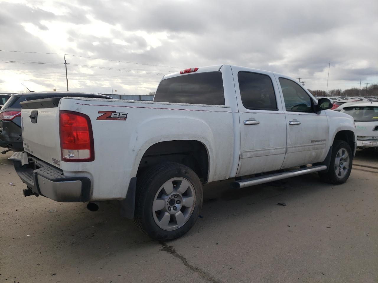 Photo 2 VIN: 3GTP2VE33BG297160 - GMC SIERRA 