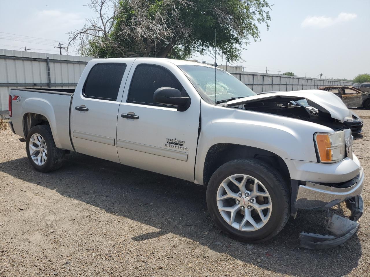 Photo 3 VIN: 3GTP2VE35BG171821 - GMC SIERRA 