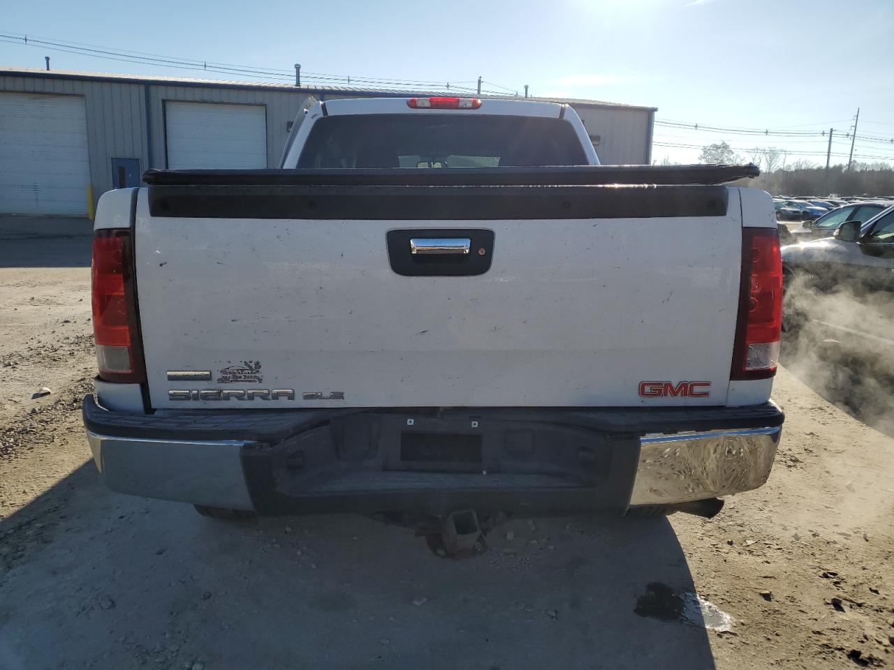 Photo 5 VIN: 3GTP2VE35BG301516 - GMC SIERRA 