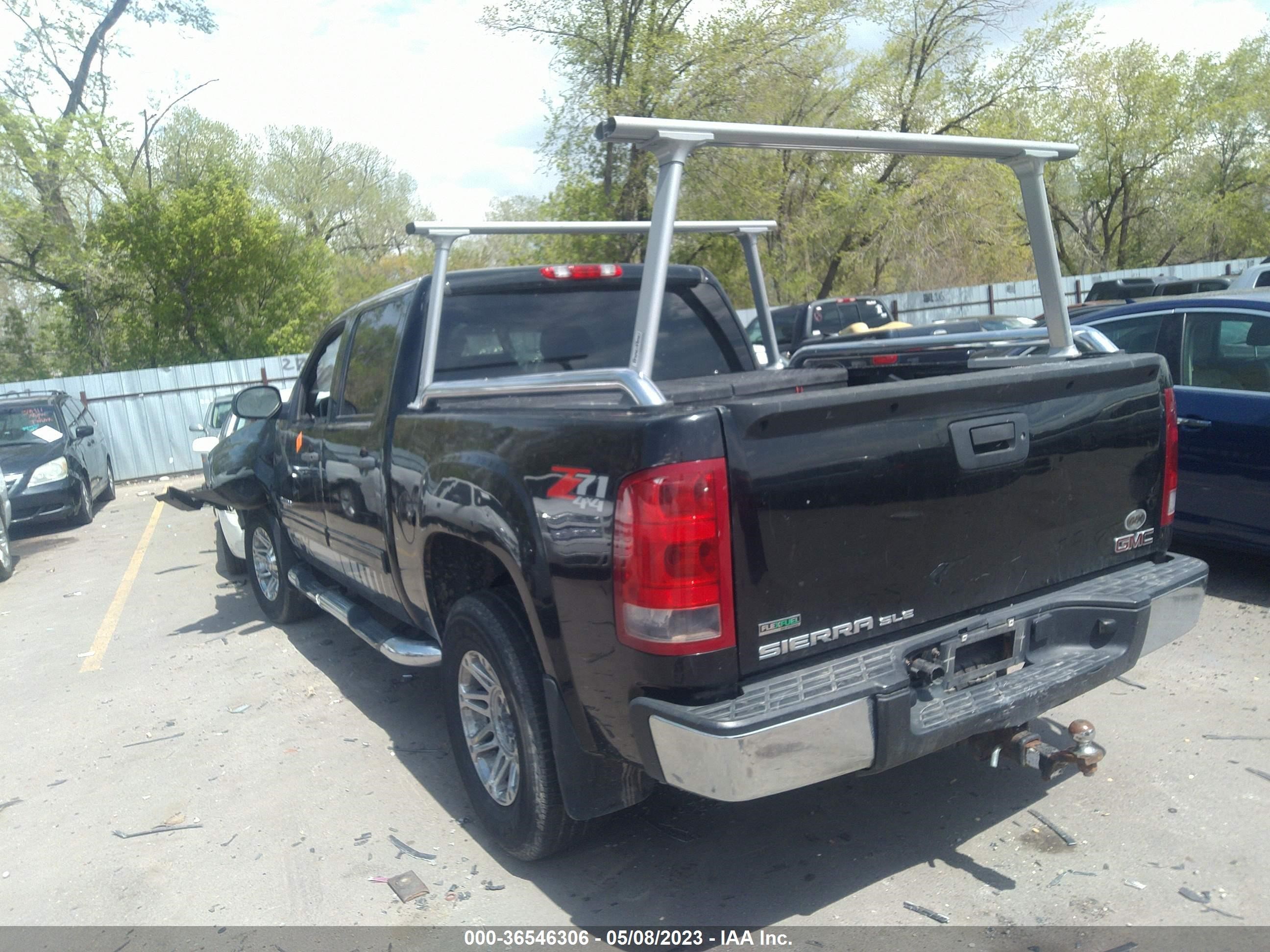 Photo 2 VIN: 3GTP2VE39BG128843 - GMC SIERRA 