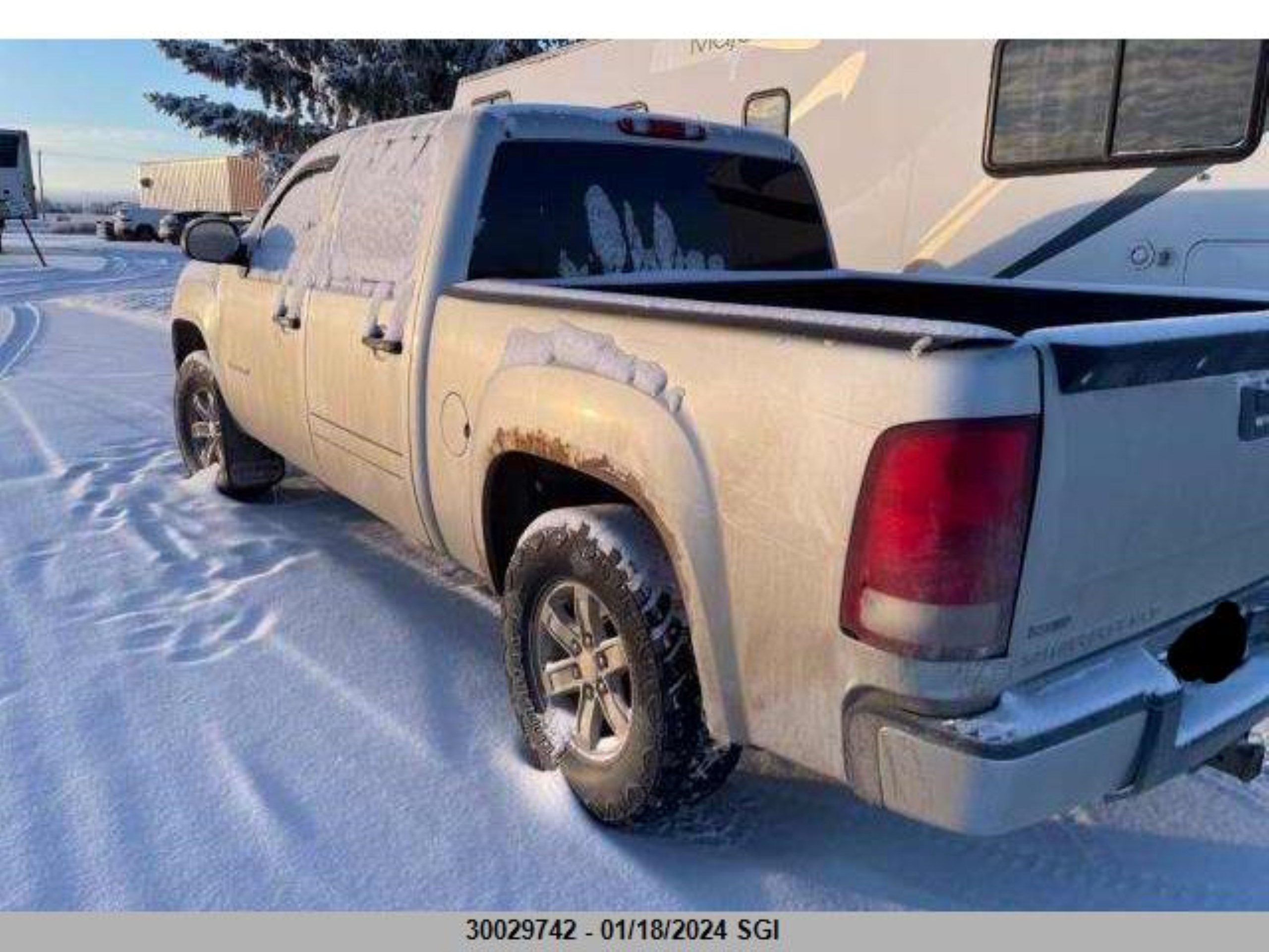 Photo 2 VIN: 3GTP2VE39BG369169 - GMC SIERRA 