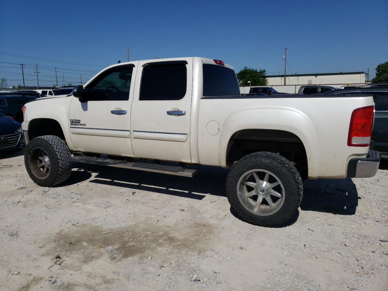 Photo 1 VIN: 3GTP2VE3XBG401160 - GMC SIERRA 