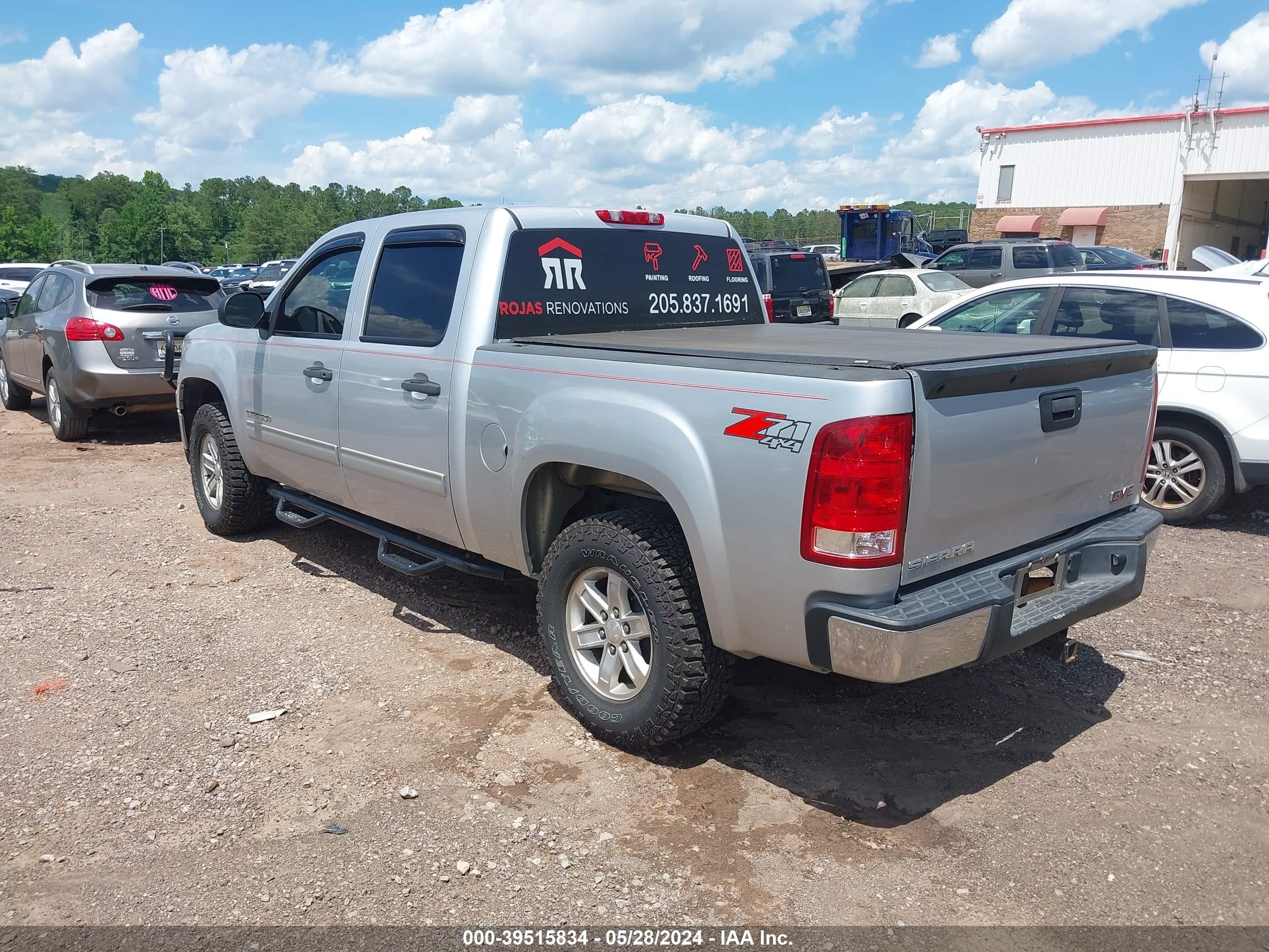 Photo 2 VIN: 3GTP2VE72C6252117 - GMC SIERRA 