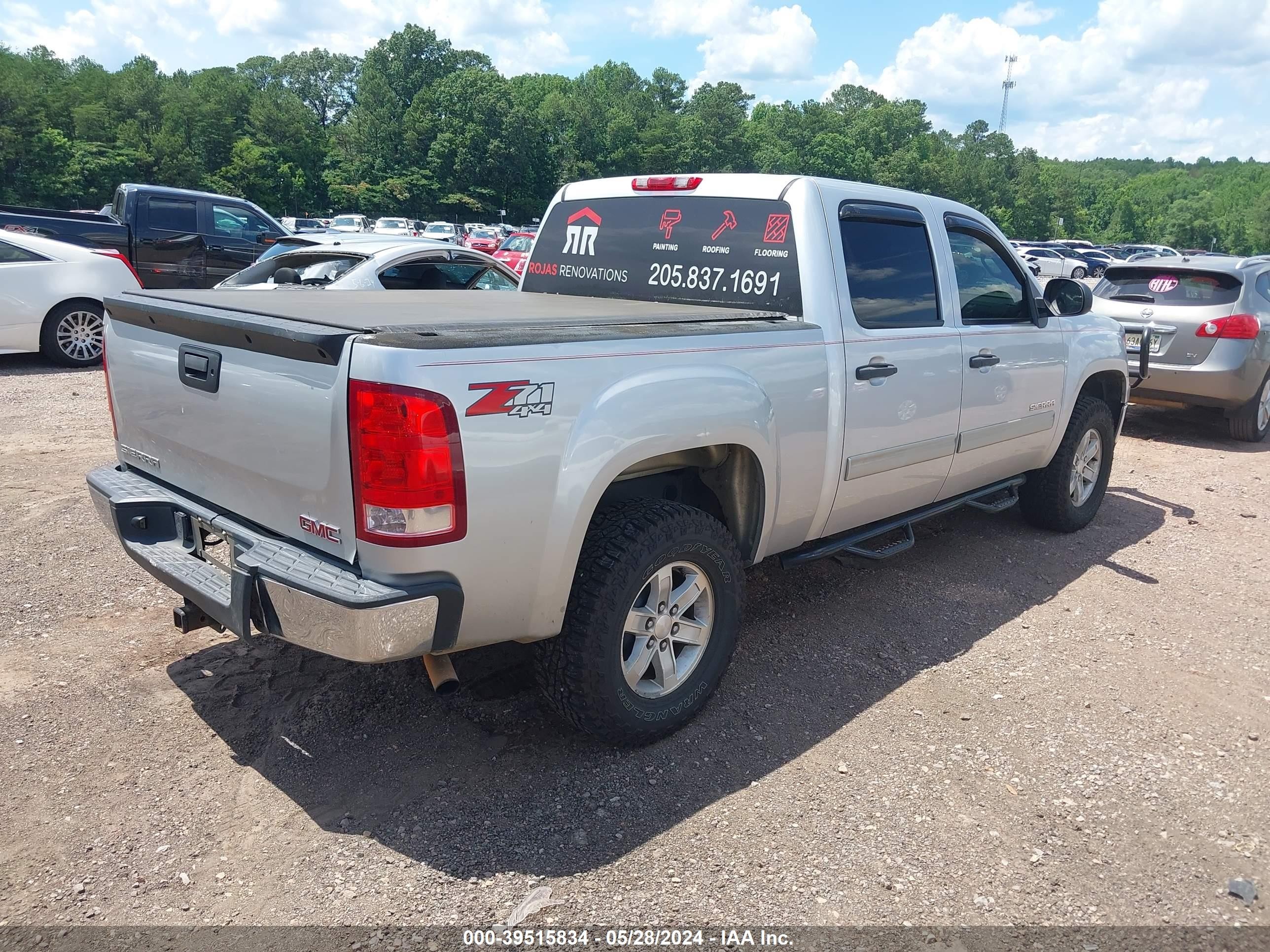 Photo 3 VIN: 3GTP2VE72C6252117 - GMC SIERRA 