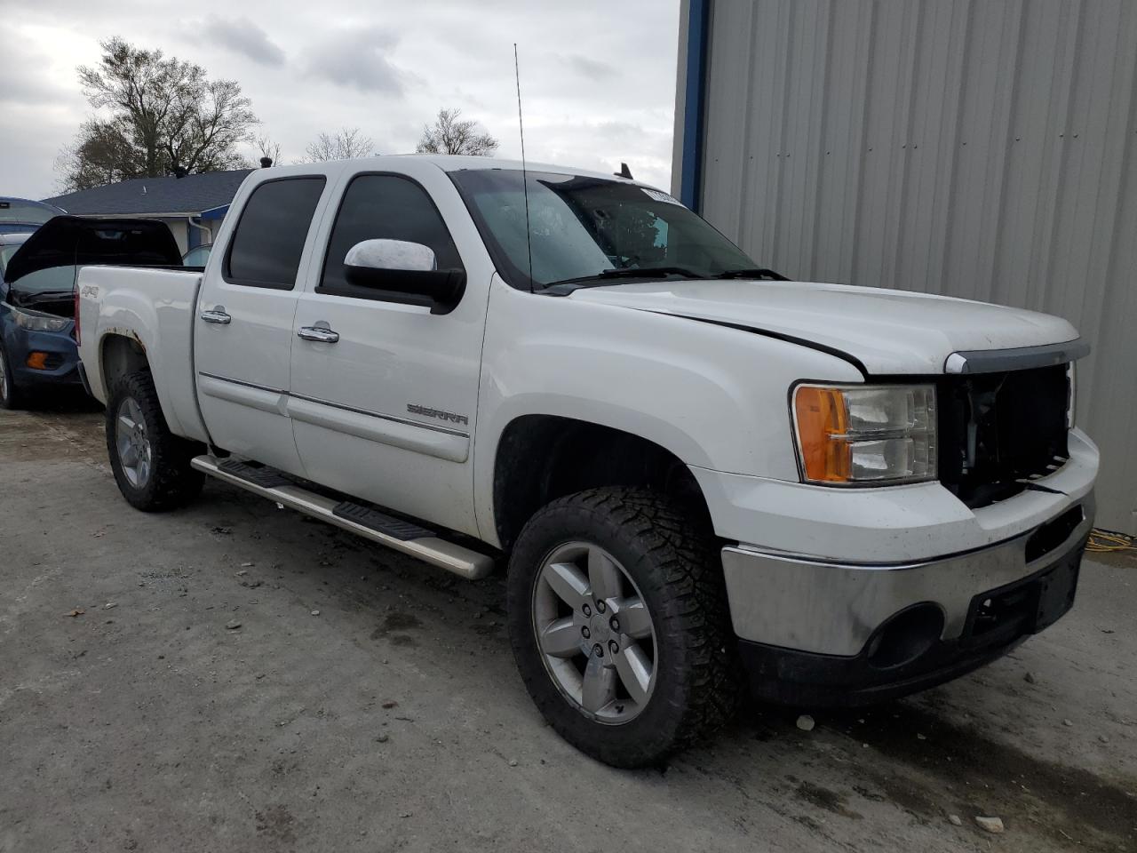 Photo 3 VIN: 3GTP2VE73CG105627 - GMC SIERRA 