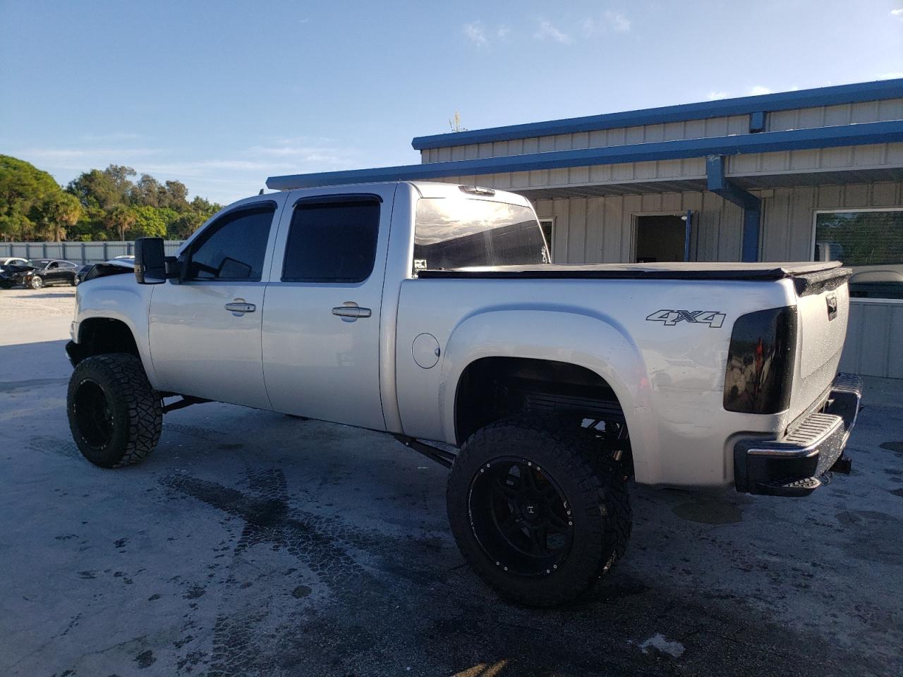 Photo 1 VIN: 3GTP2VE73CG142712 - GMC SIERRA 