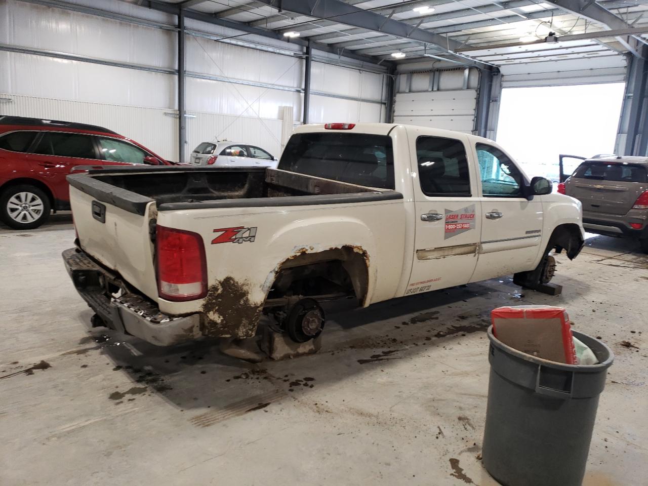 Photo 2 VIN: 3GTP2VE73CG157128 - GMC SIERRA 