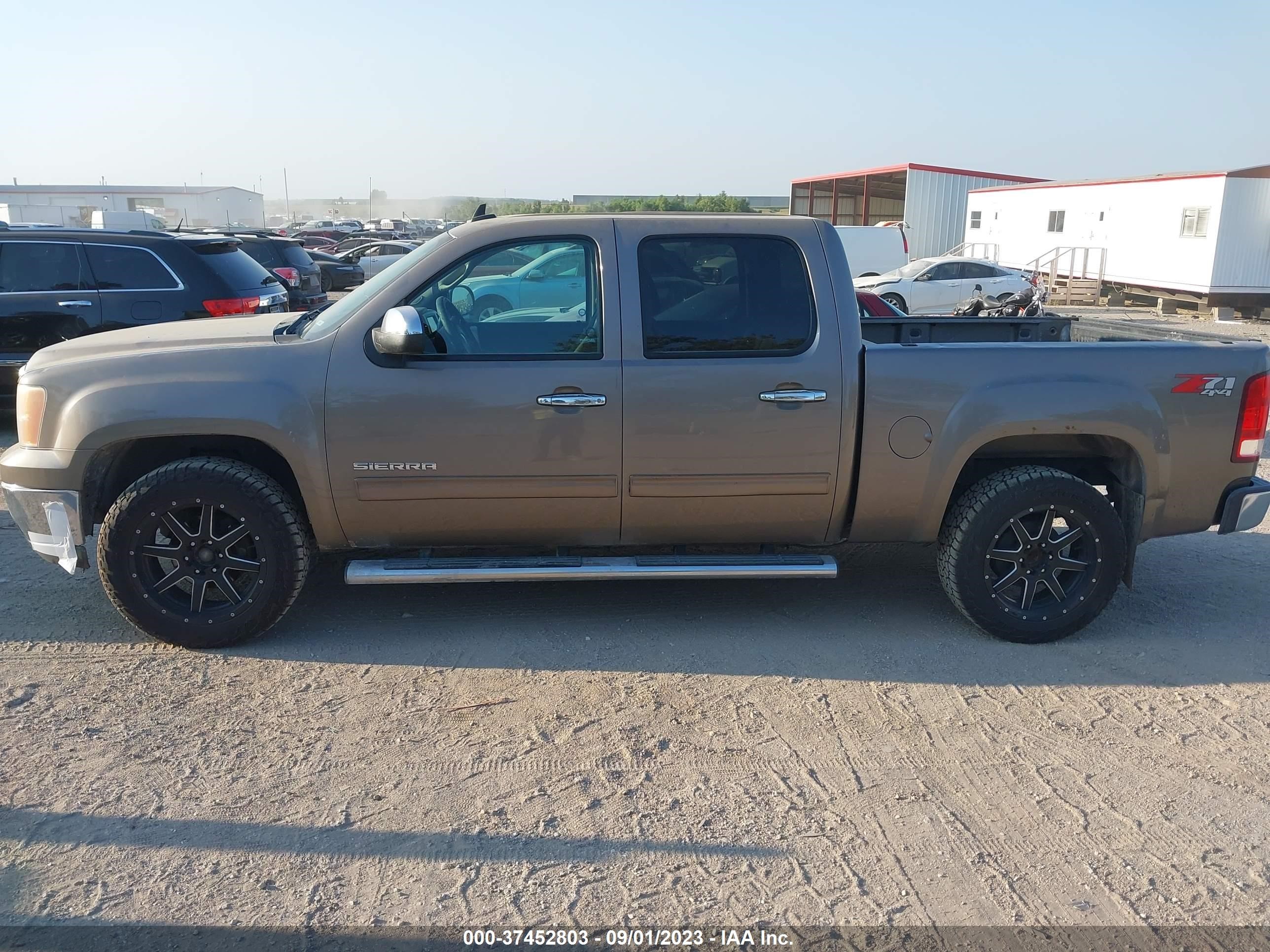 Photo 13 VIN: 3GTP2VE74CG268755 - GMC SIERRA 