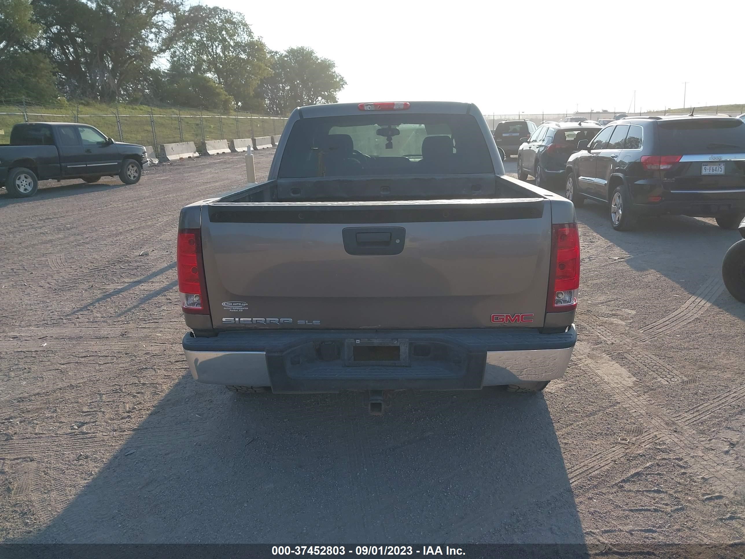 Photo 15 VIN: 3GTP2VE74CG268755 - GMC SIERRA 