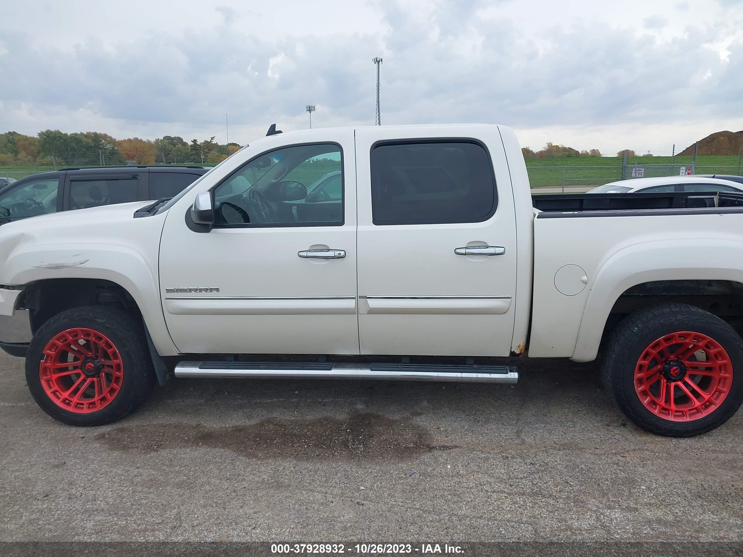 Photo 13 VIN: 3GTP2VE75CG146793 - GMC SIERRA 