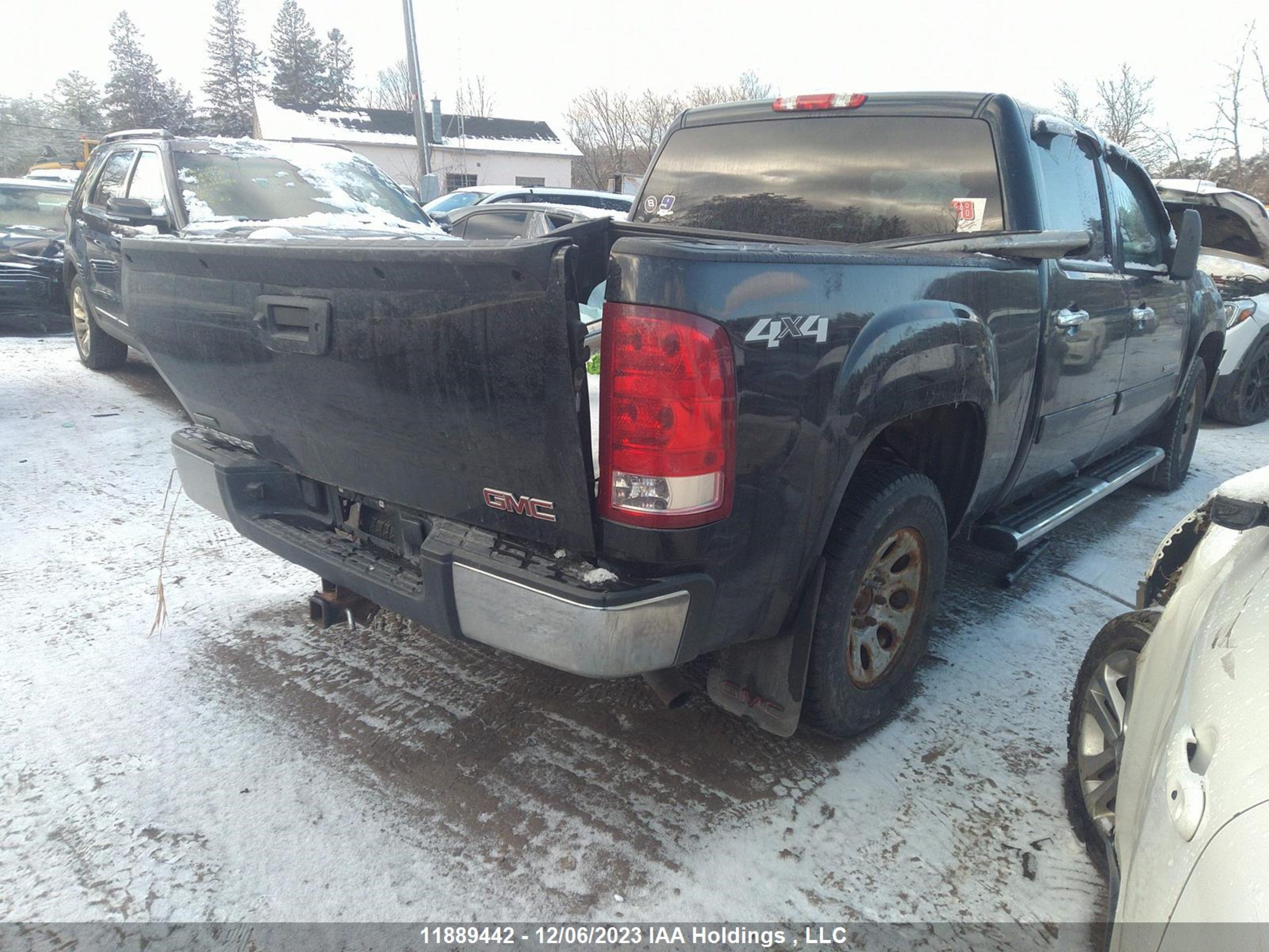 Photo 3 VIN: 3GTP2VE76CG110885 - GMC SIERRA 