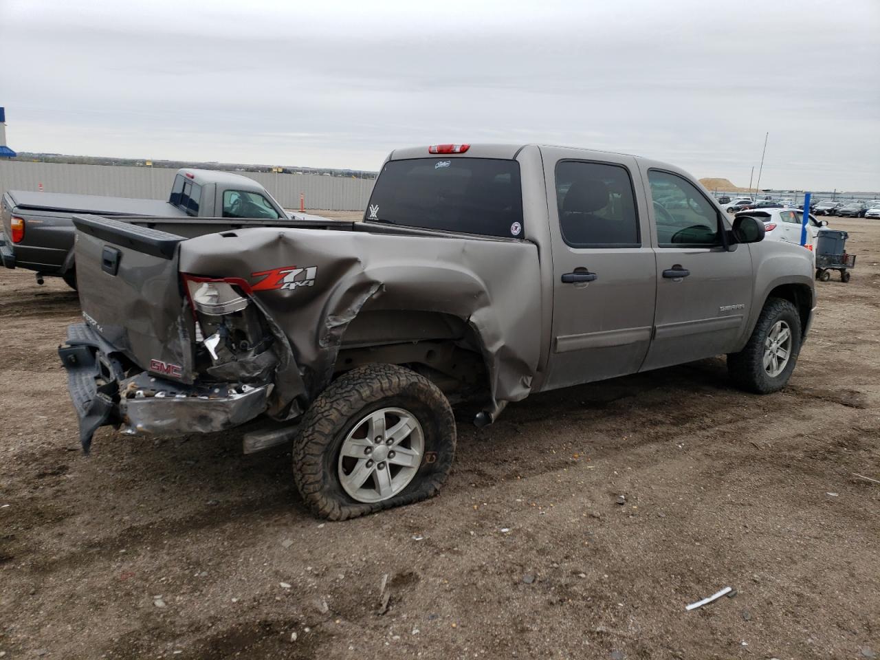 Photo 2 VIN: 3GTP2VE76DG337754 - GMC SIERRA 