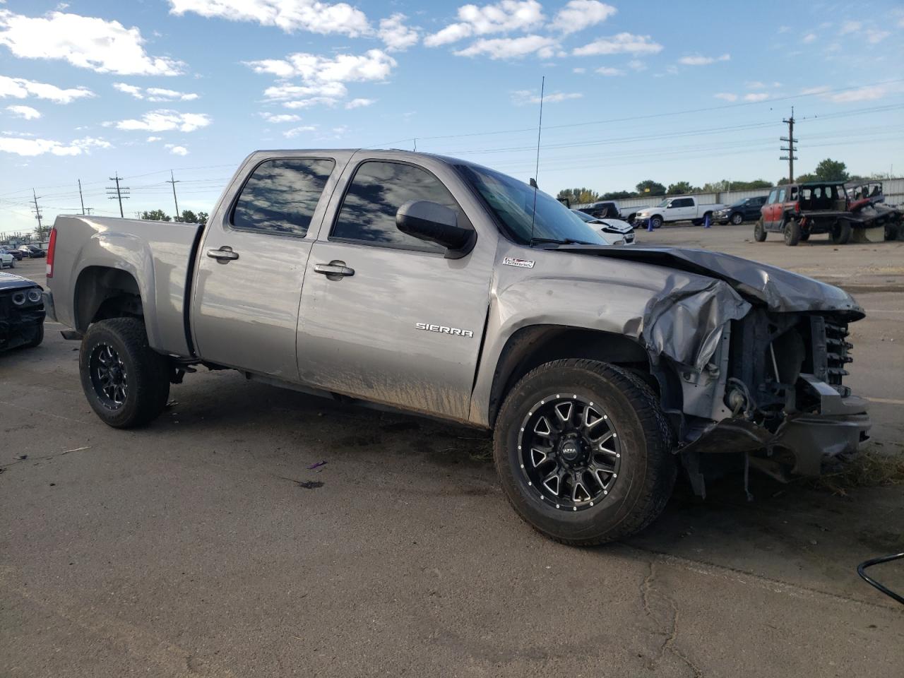 Photo 3 VIN: 3GTP2VE76DG356174 - GMC SIERRA 