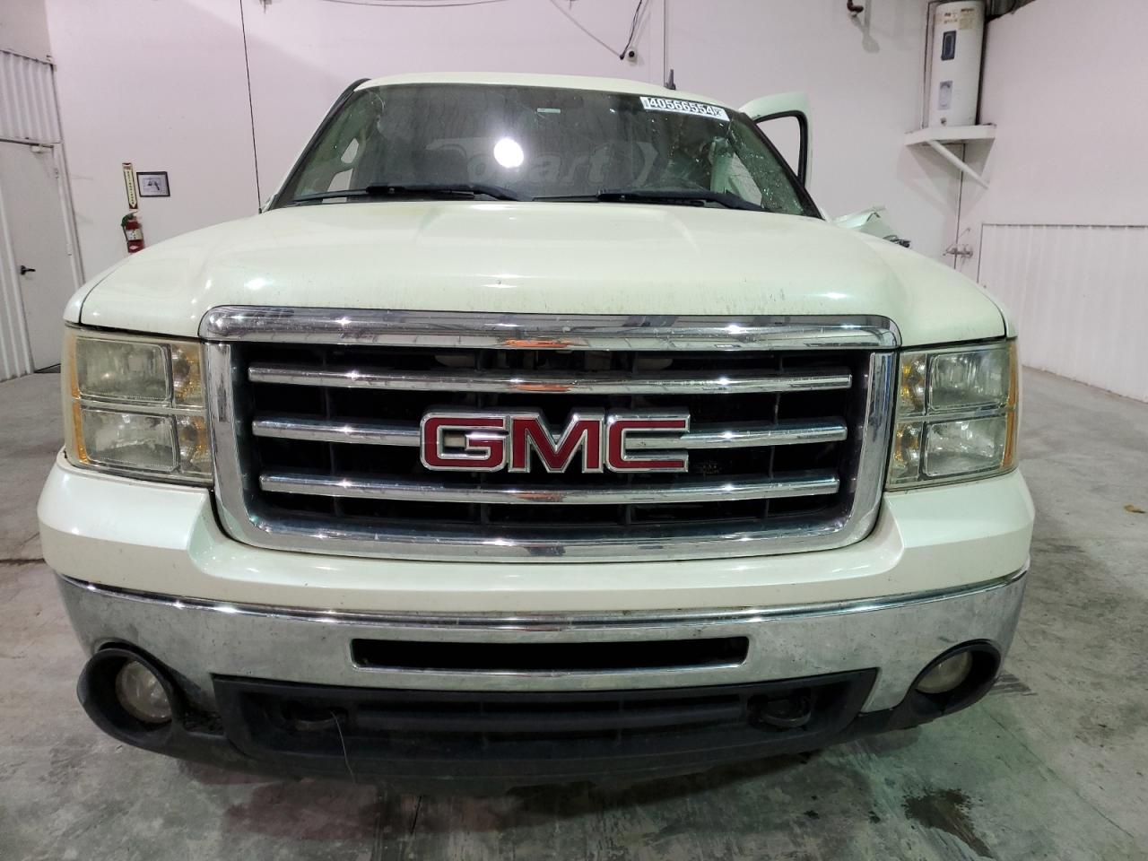 Photo 4 VIN: 3GTP2VE77CG236415 - GMC SIERRA 