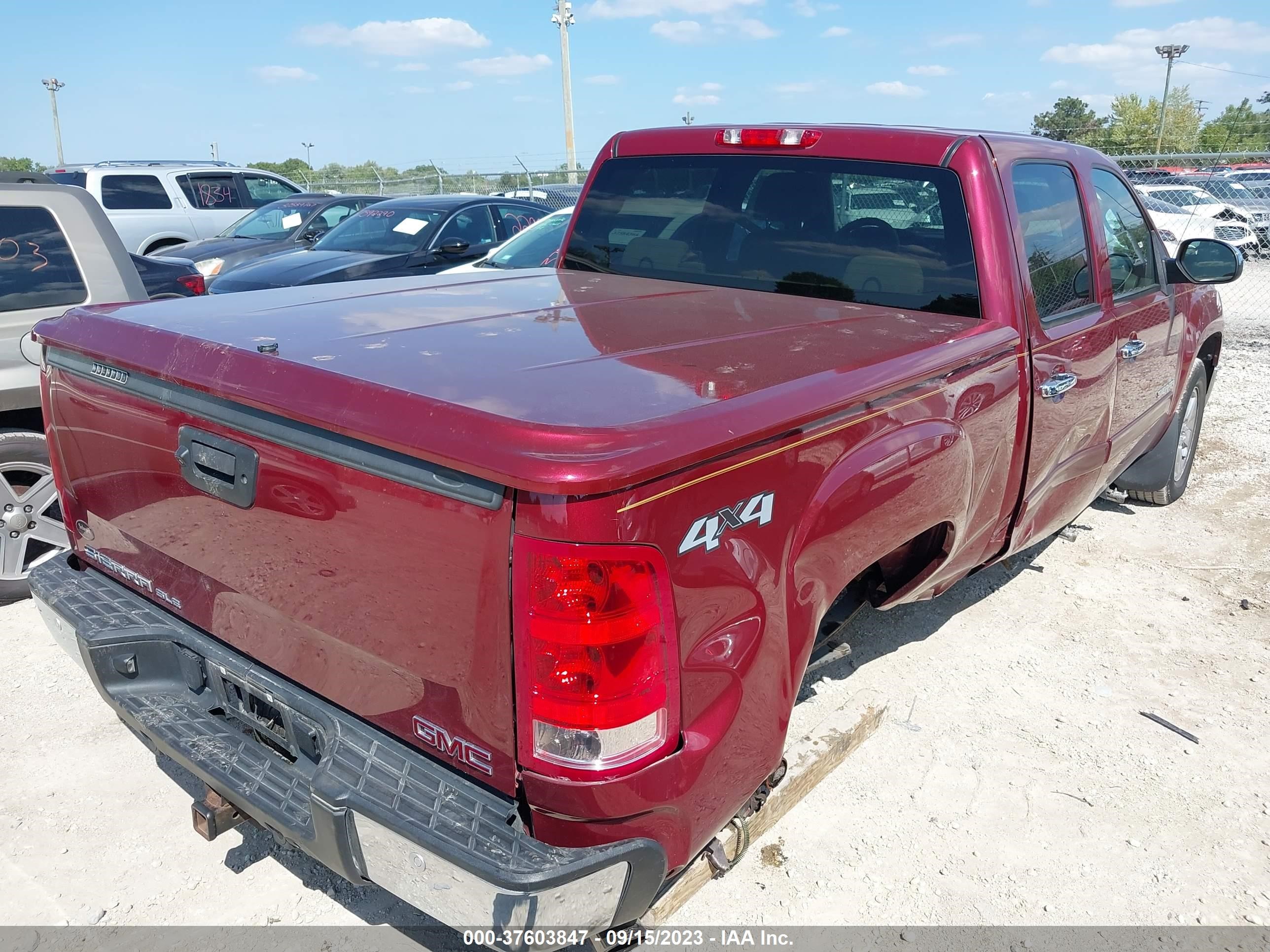 Photo 3 VIN: 3GTP2VE78DG229362 - GMC SIERRA 