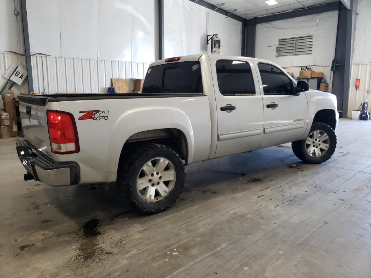 Photo 2 VIN: 3GTP2VE79DG105794 - GMC SIERRA 