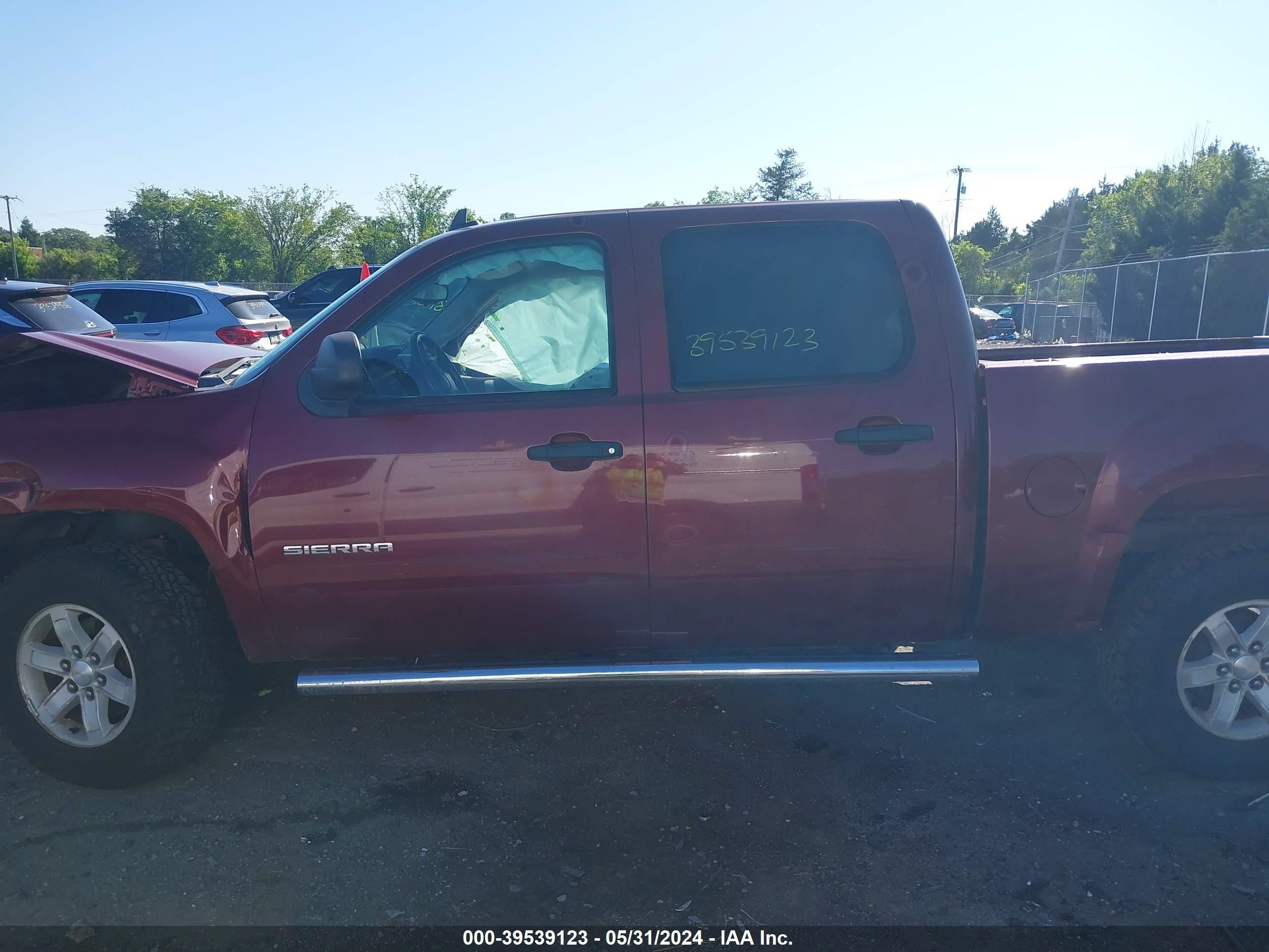 Photo 13 VIN: 3GTP2VE7XDG108929 - GMC SIERRA 