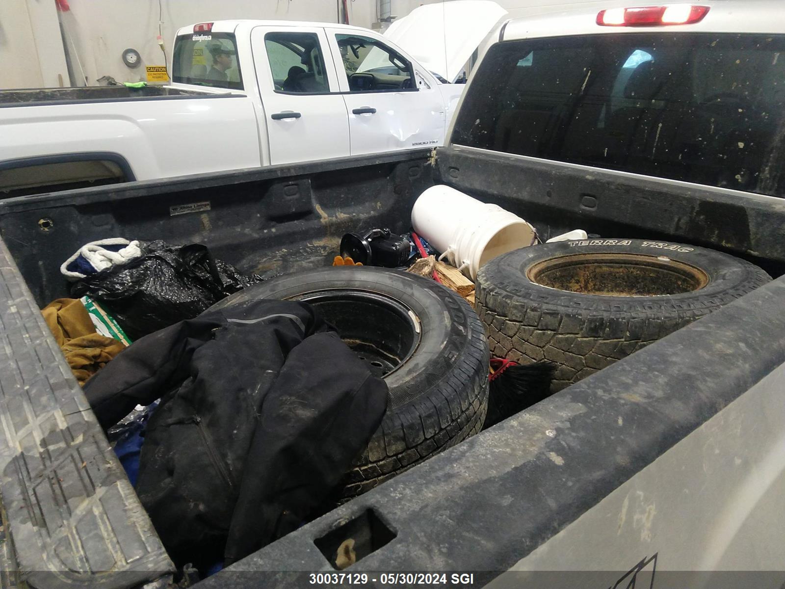 Photo 5 VIN: 3GTP2VE7XDG289918 - GMC SIERRA 