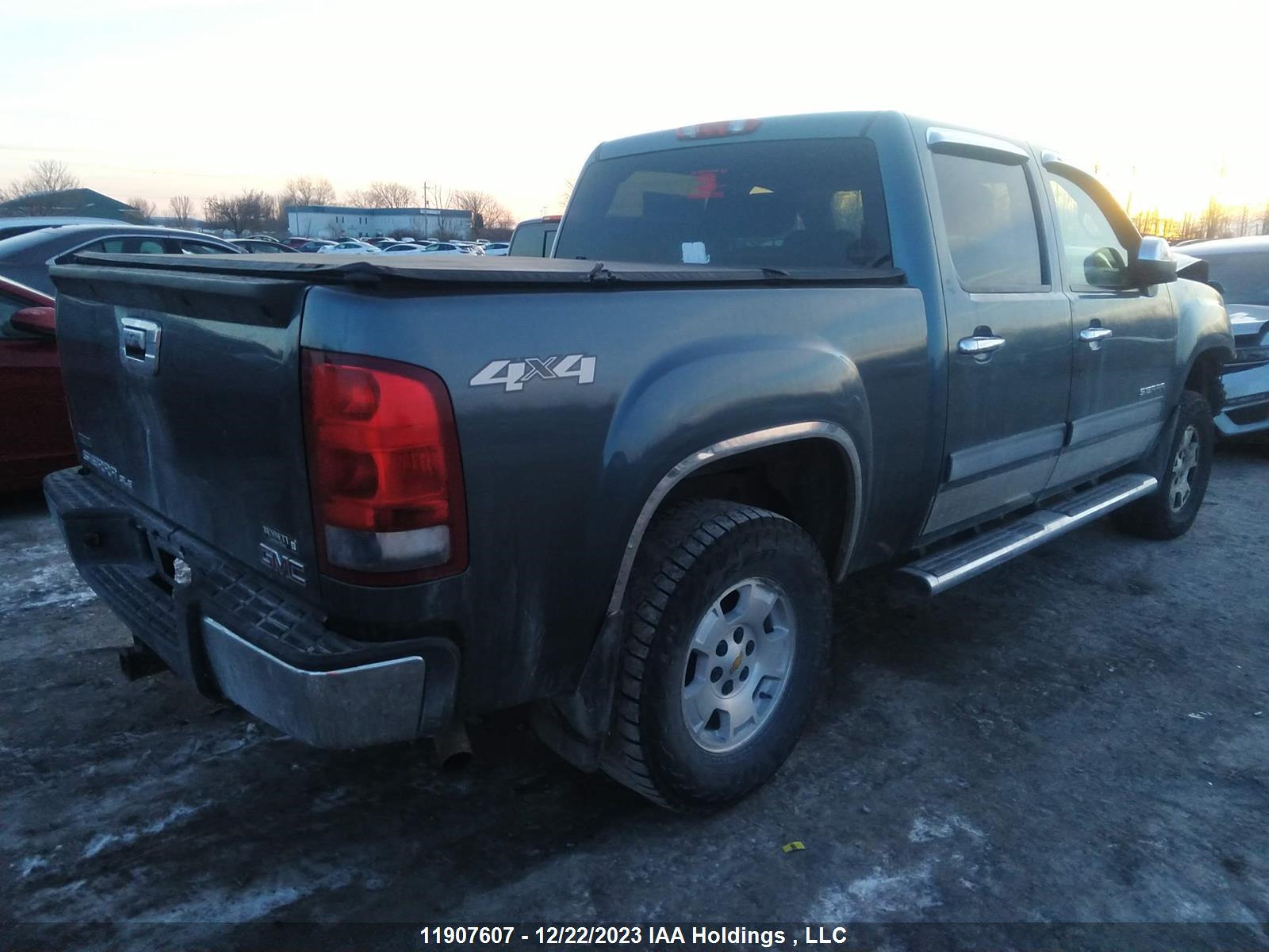 Photo 3 VIN: 3GTP2VEA8BG260295 - GMC SIERRA 