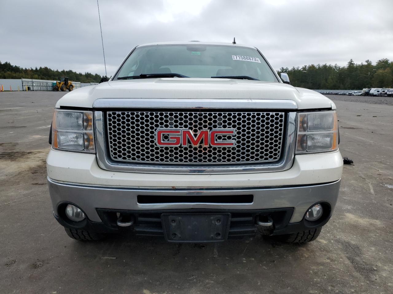 Photo 4 VIN: 3GTP2WE32BG323849 - GMC SIERRA 