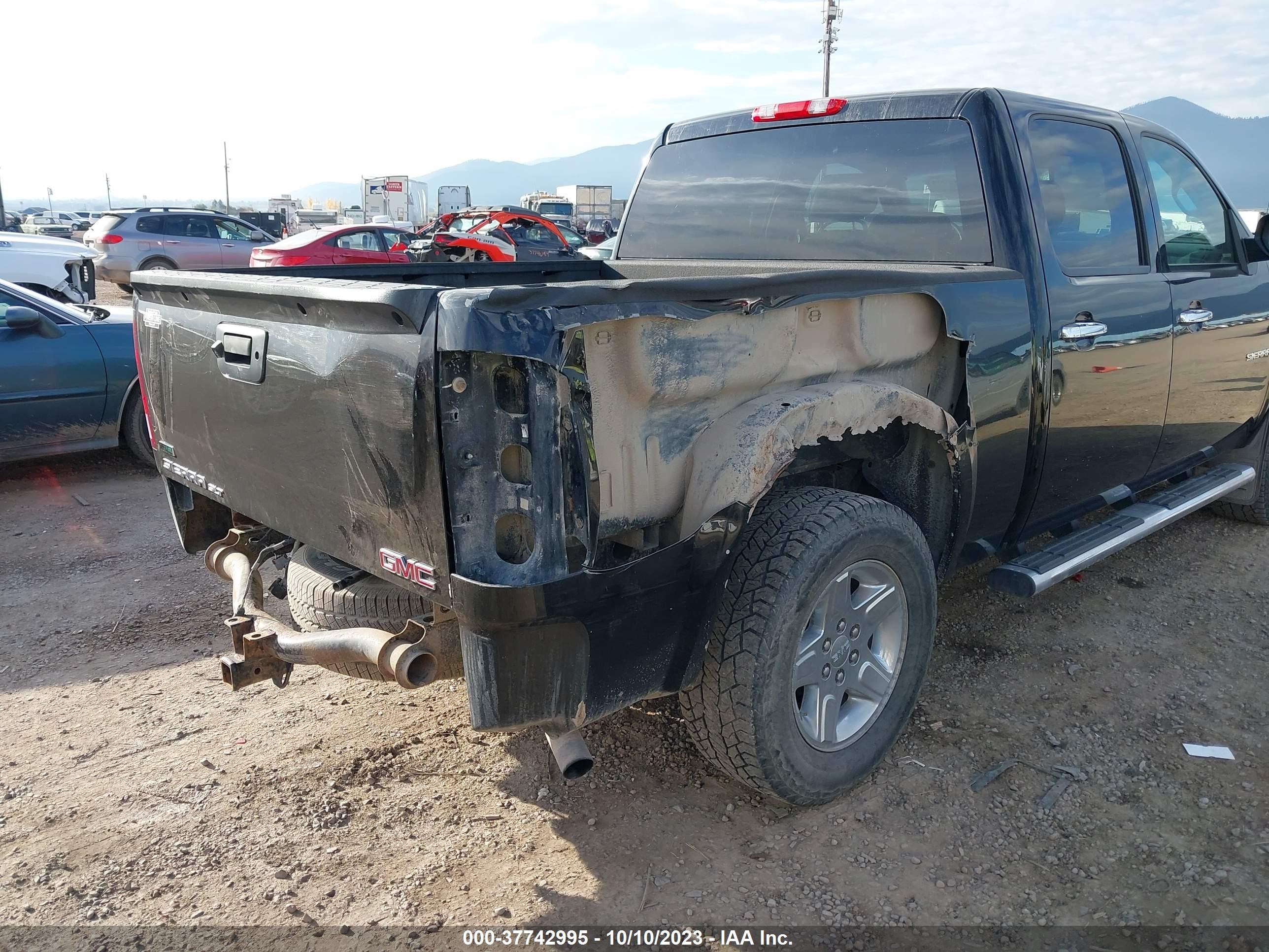 Photo 5 VIN: 3GTP2WE32BG384747 - GMC SIERRA 