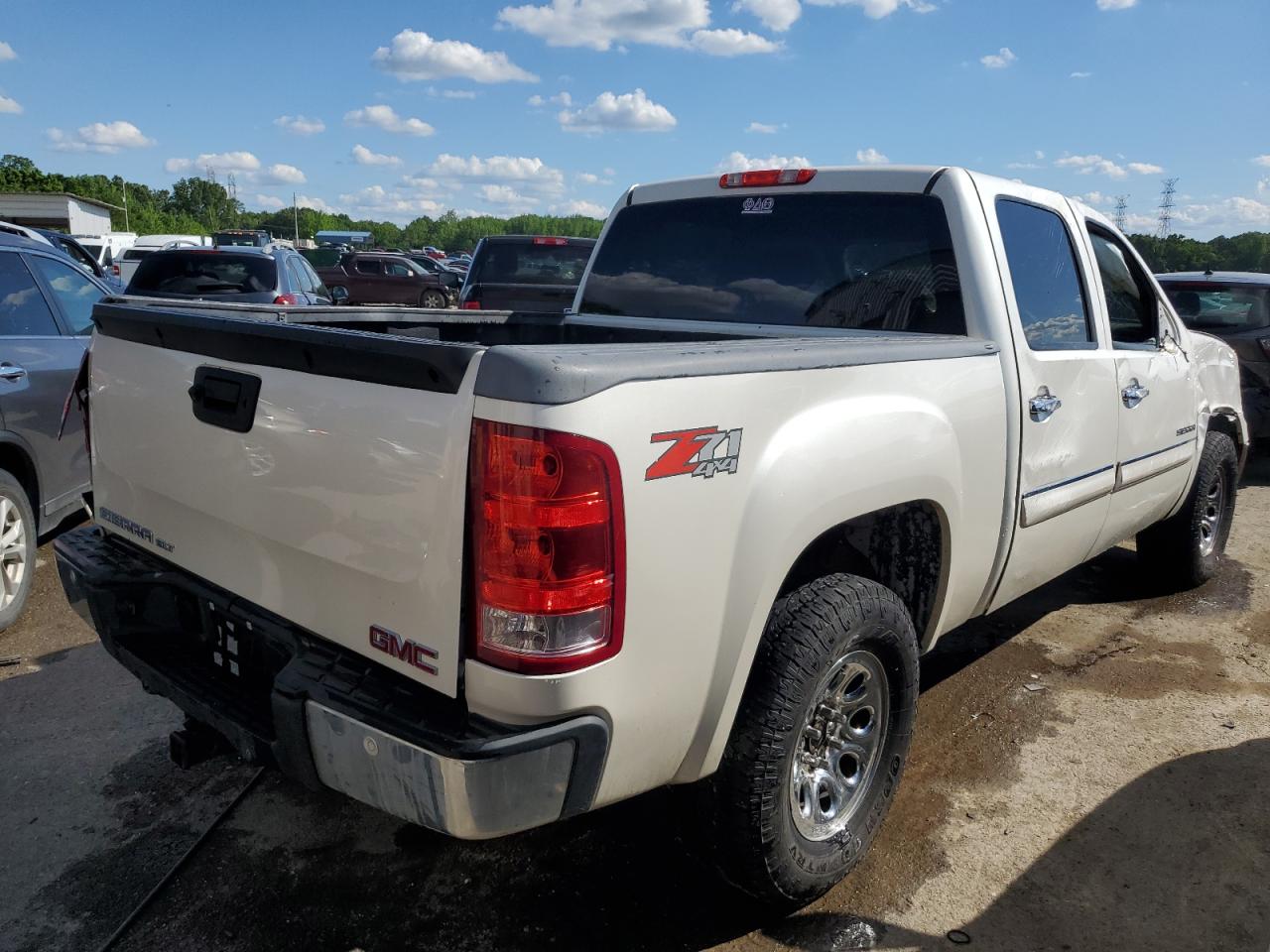 Photo 2 VIN: 3GTP2WE70CG181134 - GMC SIERRA 