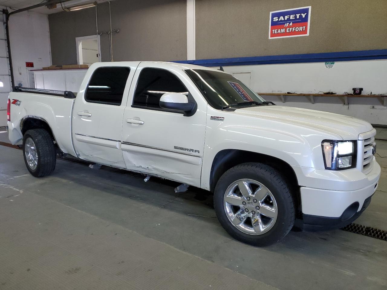 Photo 3 VIN: 3GTP2WE72DG281690 - GMC SIERRA 