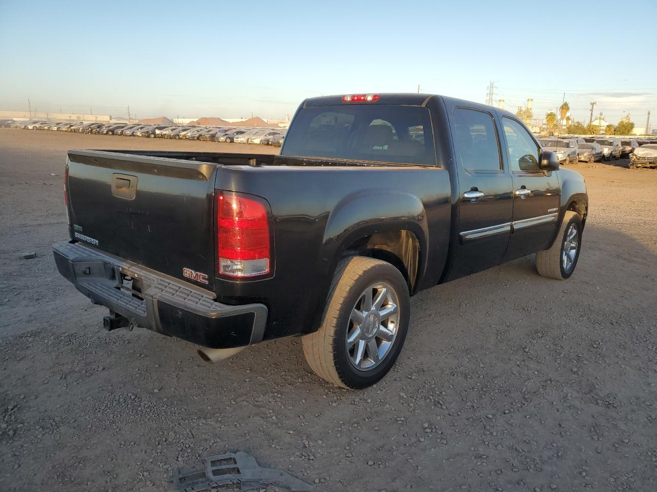 Photo 2 VIN: 3GTP2XE21BG185914 - GMC SIERRA 