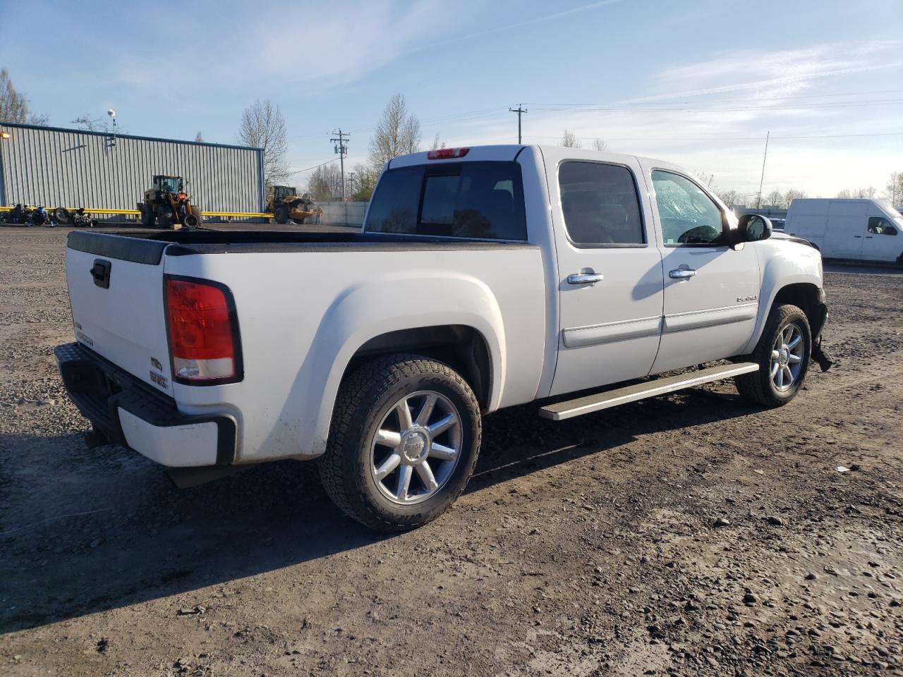 Photo 2 VIN: 3GTP2XE21BG385904 - GMC SIERRA 